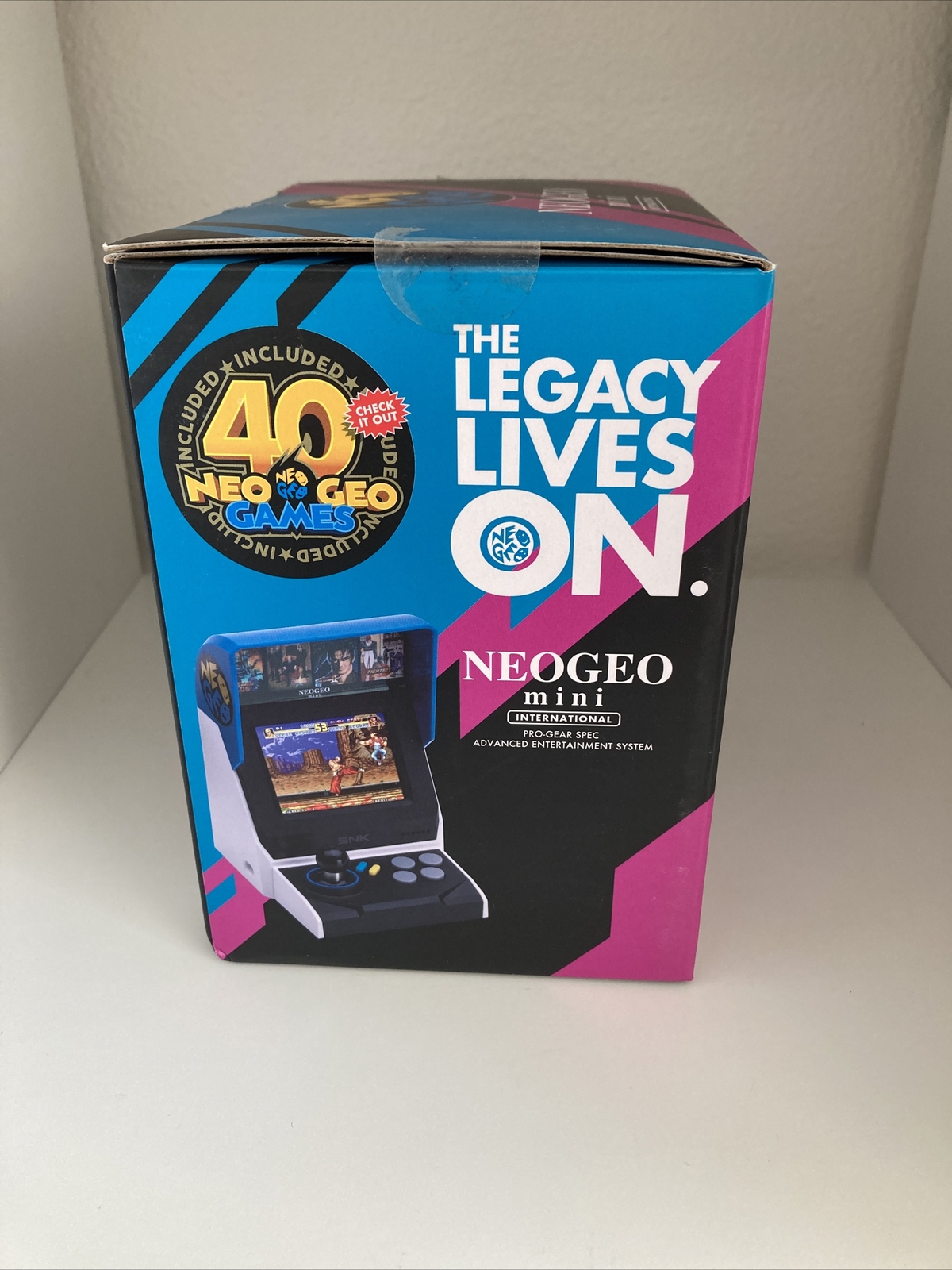 NeoGeo mini￼ (International version with 40 Games) Brand New