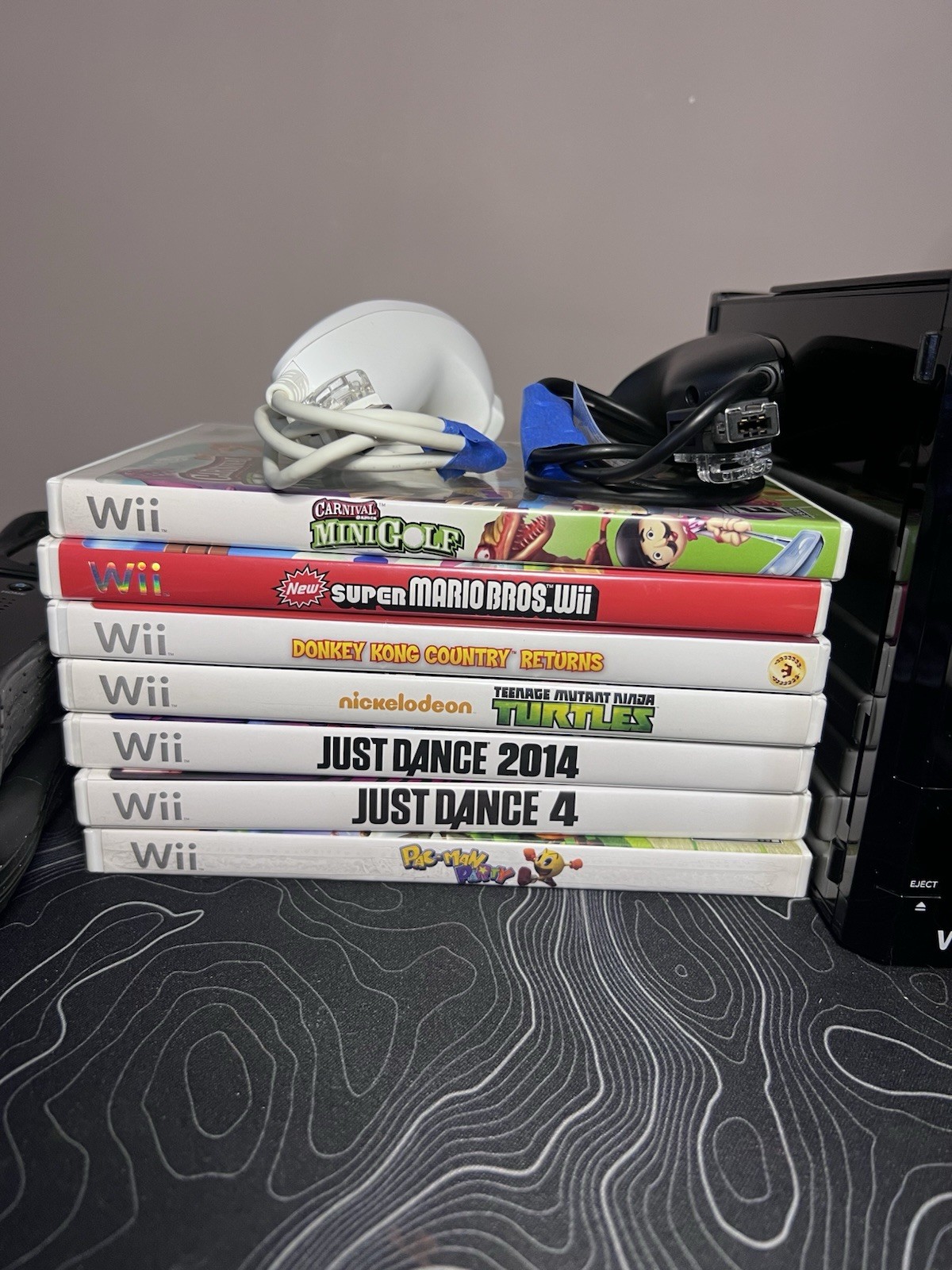 Nintendo Wii Black Console RVL-001 Bundle W/ Games