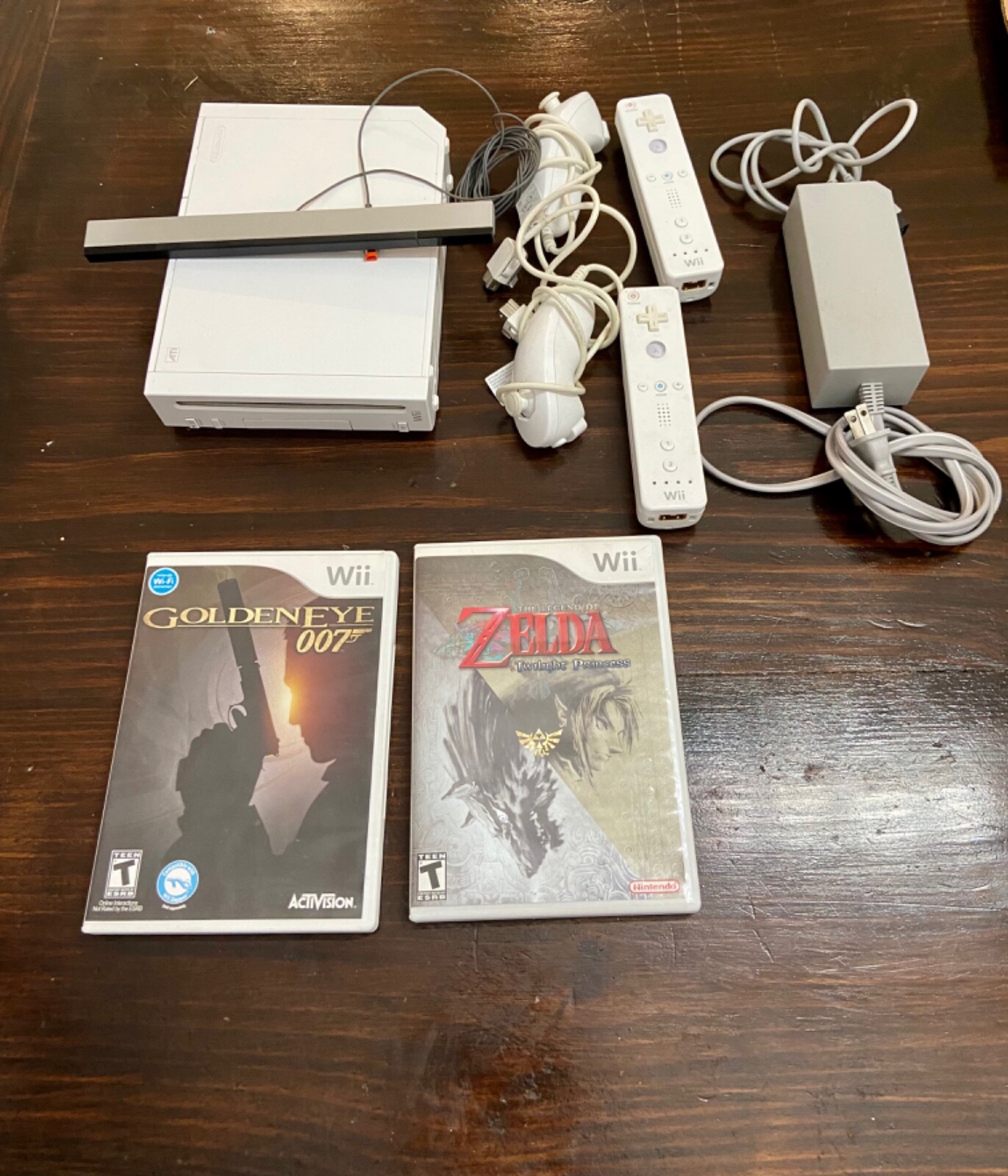 Nintendo Wii White Console (NTSC) RVL-001 gaming system bundle