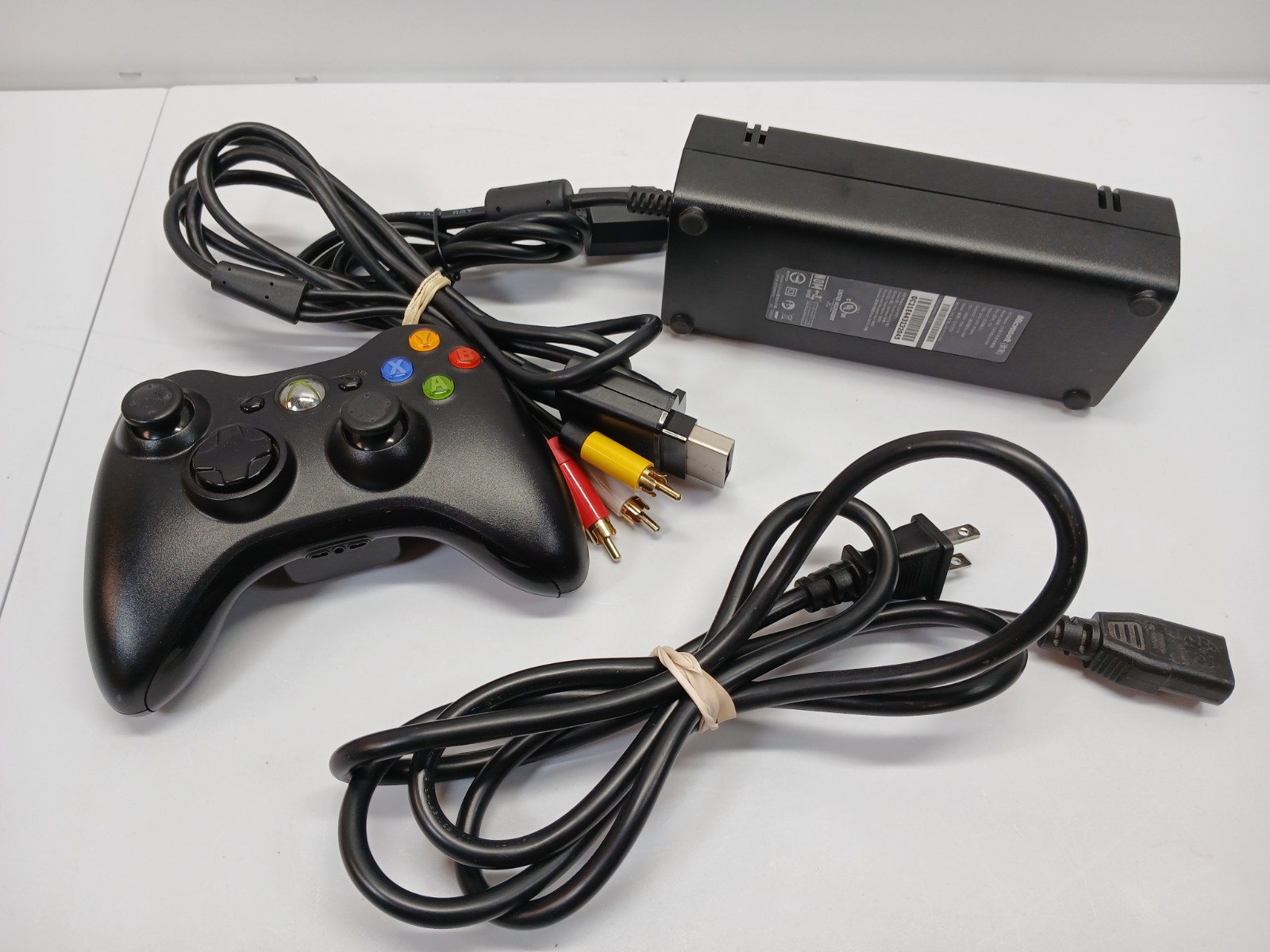 Xbox 360 S Console W Controller Power & AV Cords GREAT CONDITION TESTED