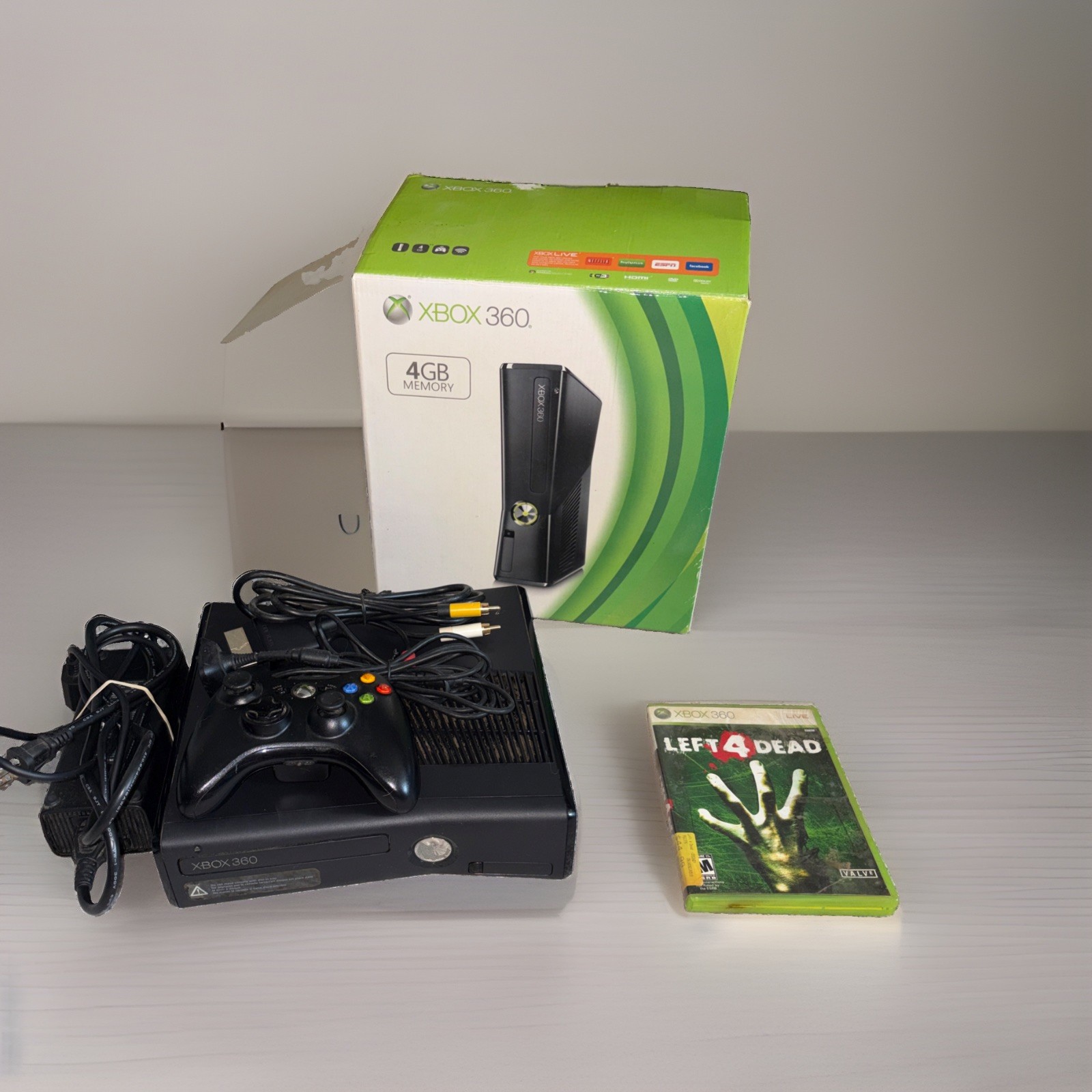 Xbox 360 4GB Console Complete in Original Box Tested w Controller and cables