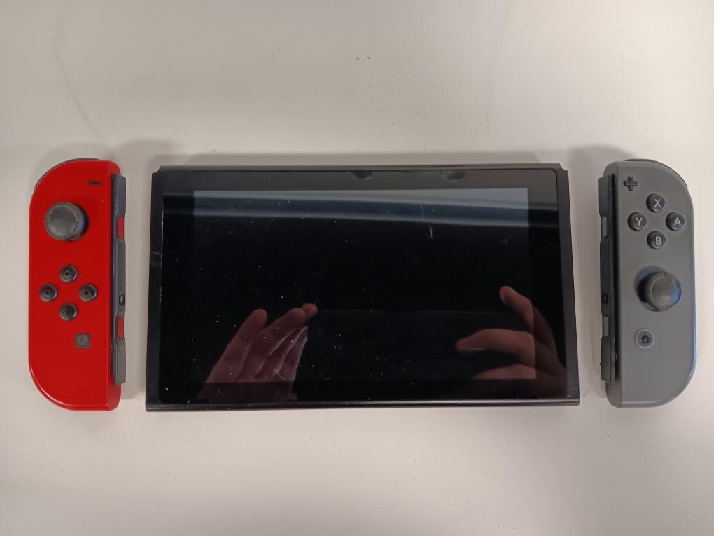 NINTENDO SWITCH – STD. NO CHARGER *READ DESCRIPTION* (P17027913)