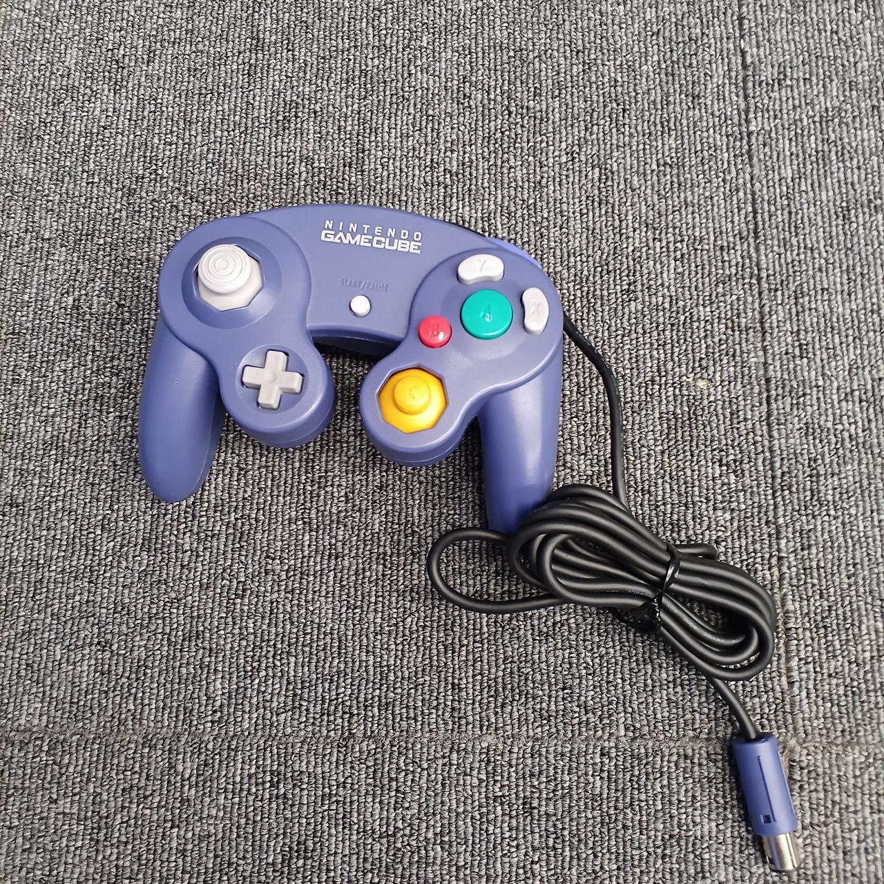 Nintendo GameCube Console + Controller + Accessory NTSC-U/C (US/Canada) DOL-001