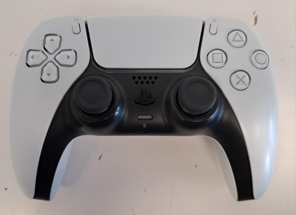 1TB SONY PLAYSTATION 5 W/ CONTROLLER IN GOOD CONDITION AS PICTURED T (P10024246)