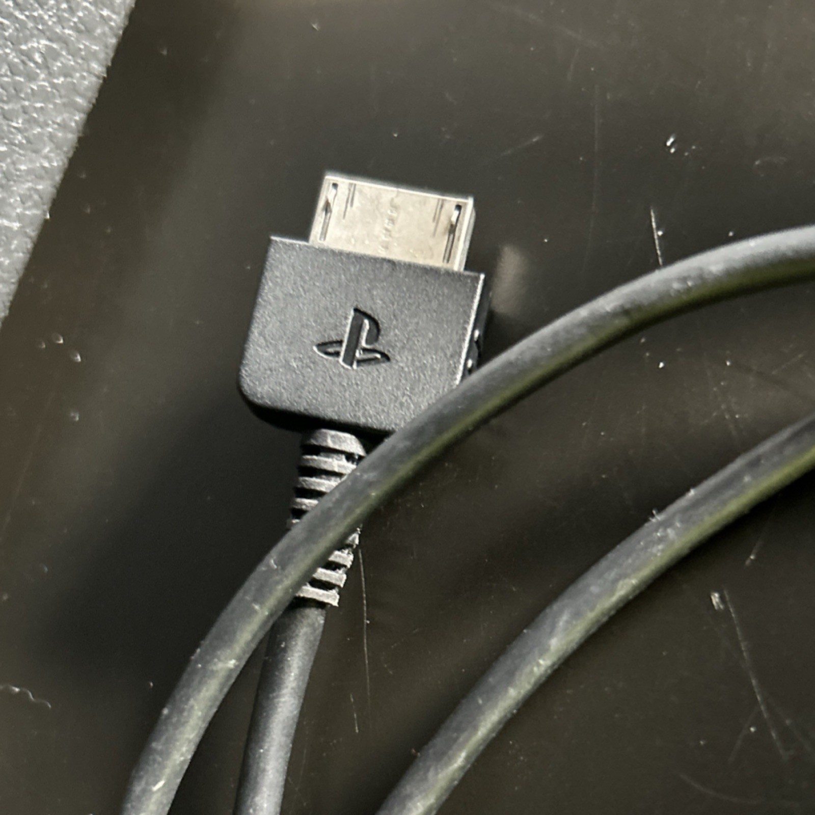 Sony PS Vita – PCH-1101 Black Handheld Sony PlayStation console & charger CLEAN