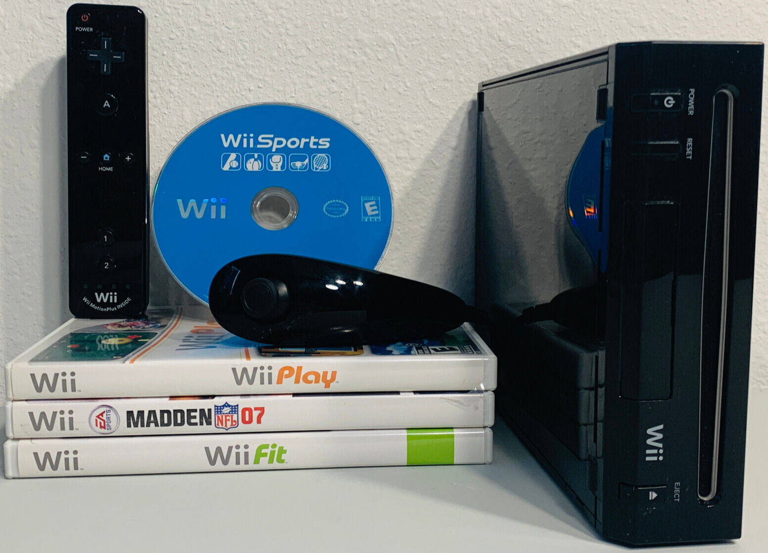 Nintendo Wii Black RVL-101 Console w/ 4 GAMES MOTION PLUS Remote & Cords TESTED!