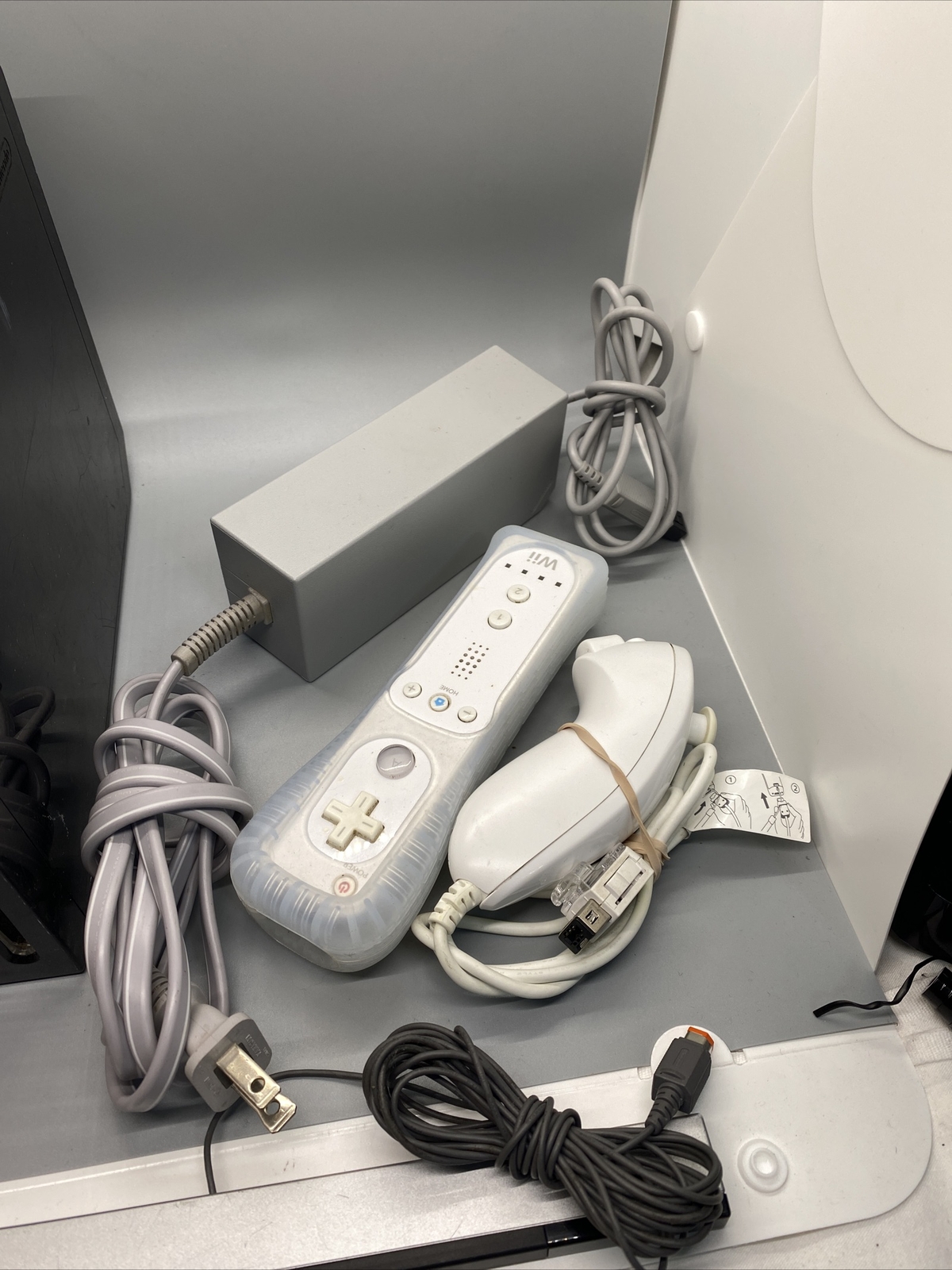 Complete Nintendo Wii System Console RVL-101 – Controller, Cords And 5 Games