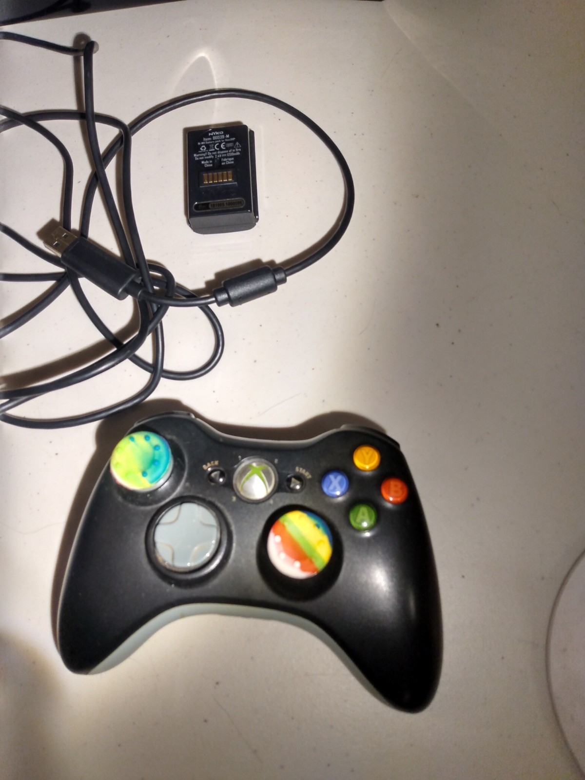 XBOX 360 including 2 controllers & group of games out of box READ DESCRIPTION
