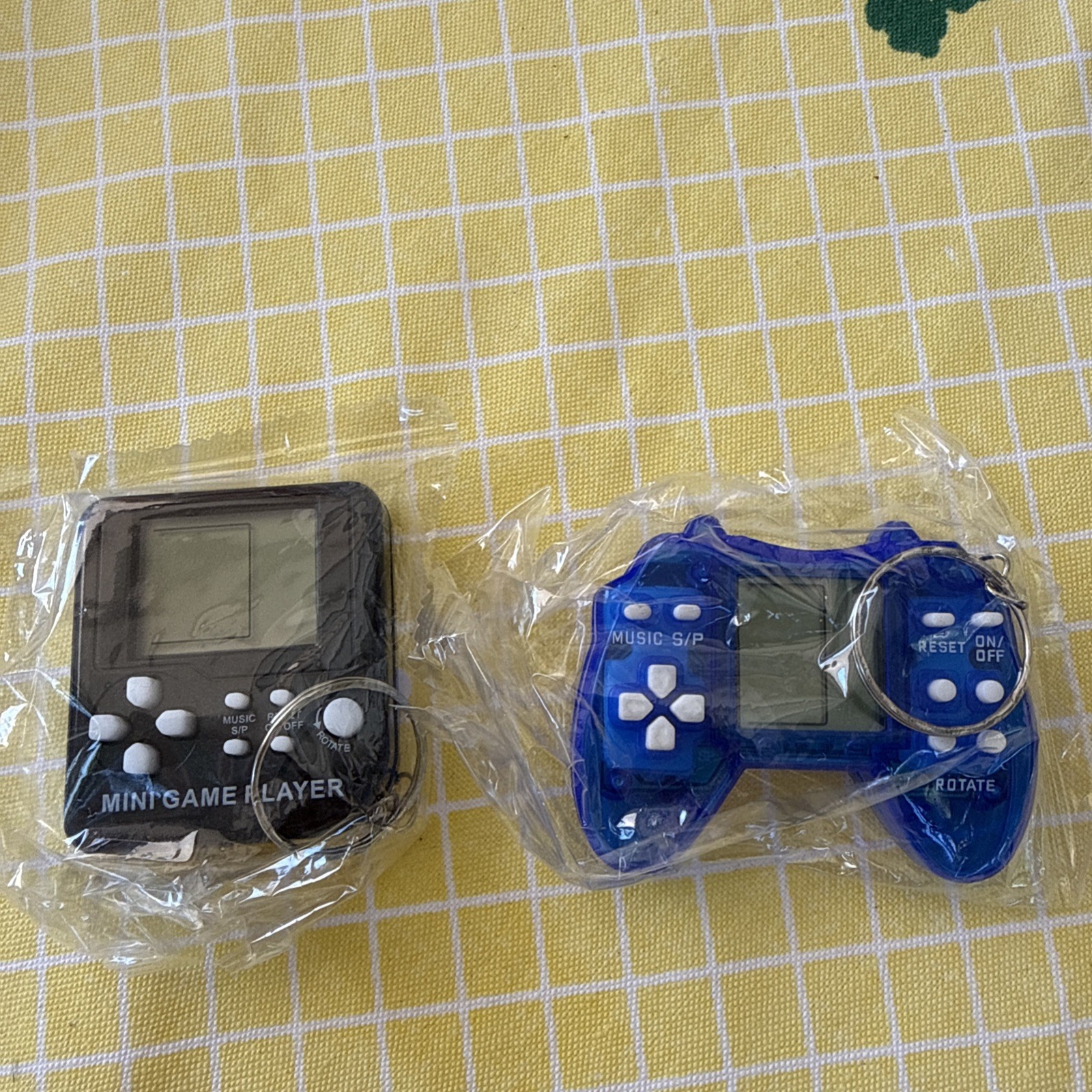 Mini Pocket Game Console Keychain Games Toy Retro Fun Nostalgic Set Of 2 New