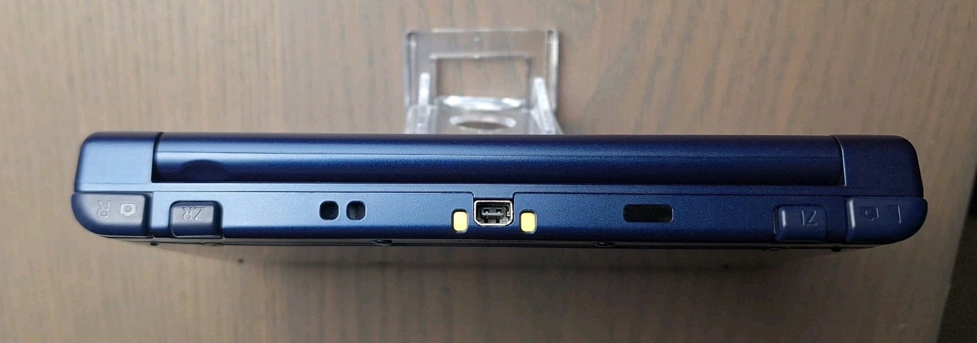 New Nintendo 3DS XL Metallic Blue Charger + 32GB SD Card | Region Free CIB