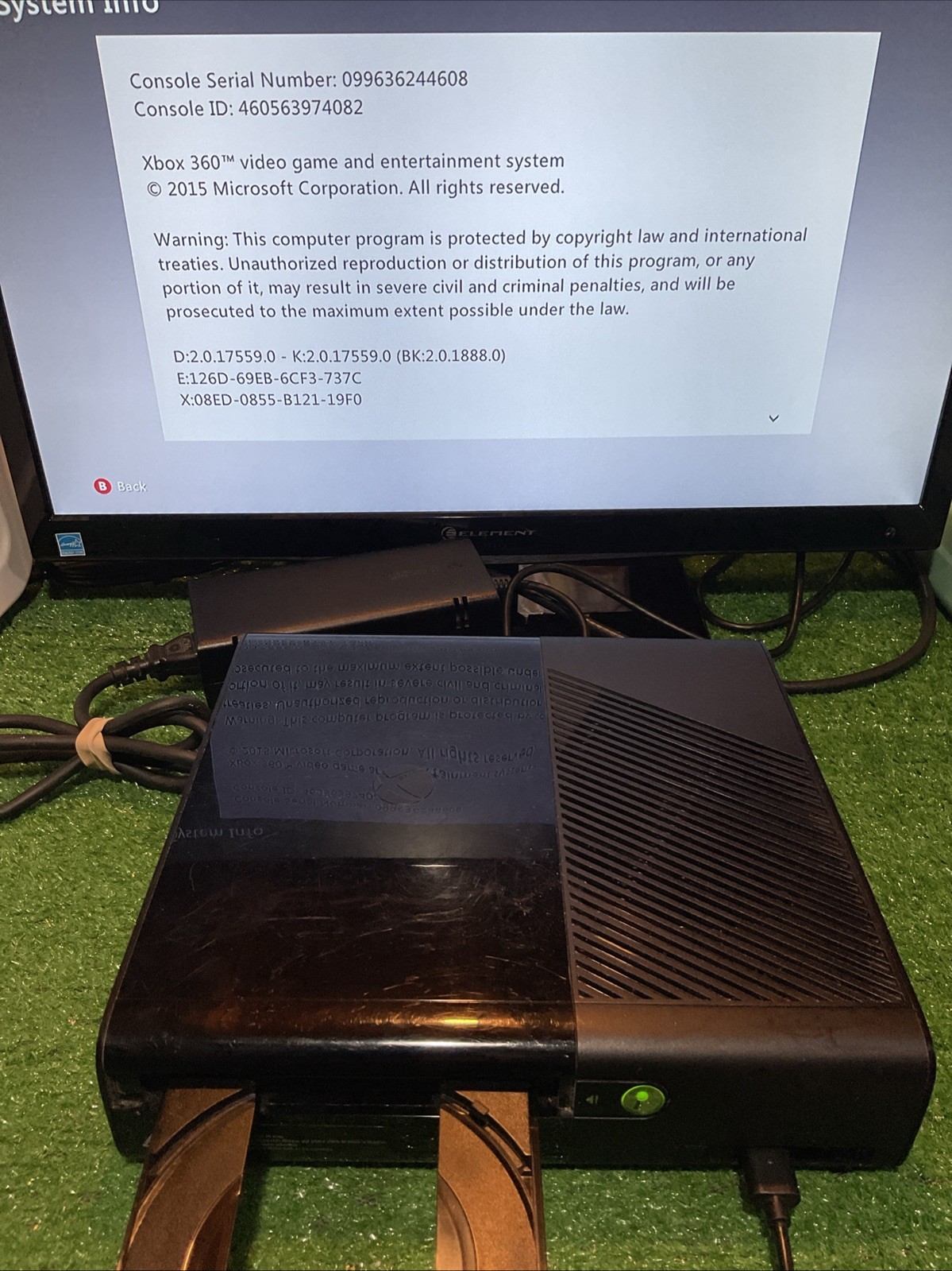 Microsoft Xbox 360 E Console 2 Controllers (1 Wireless) Brick PC HDMI 2 Games 🔥