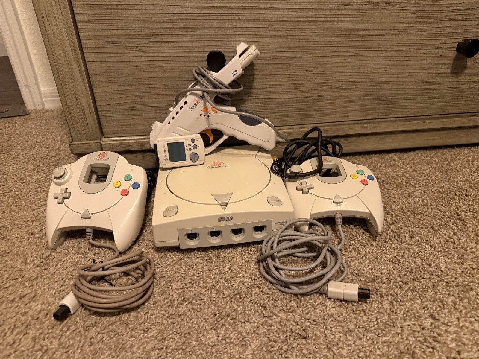 Saga Dreamcast Console Two Controllers, Gun, Power And AV Cable + VMU TESTED