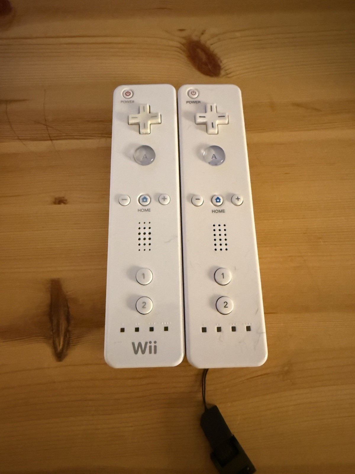 Nintendo Wii Console comes with 2 remotes, accessories and cables!