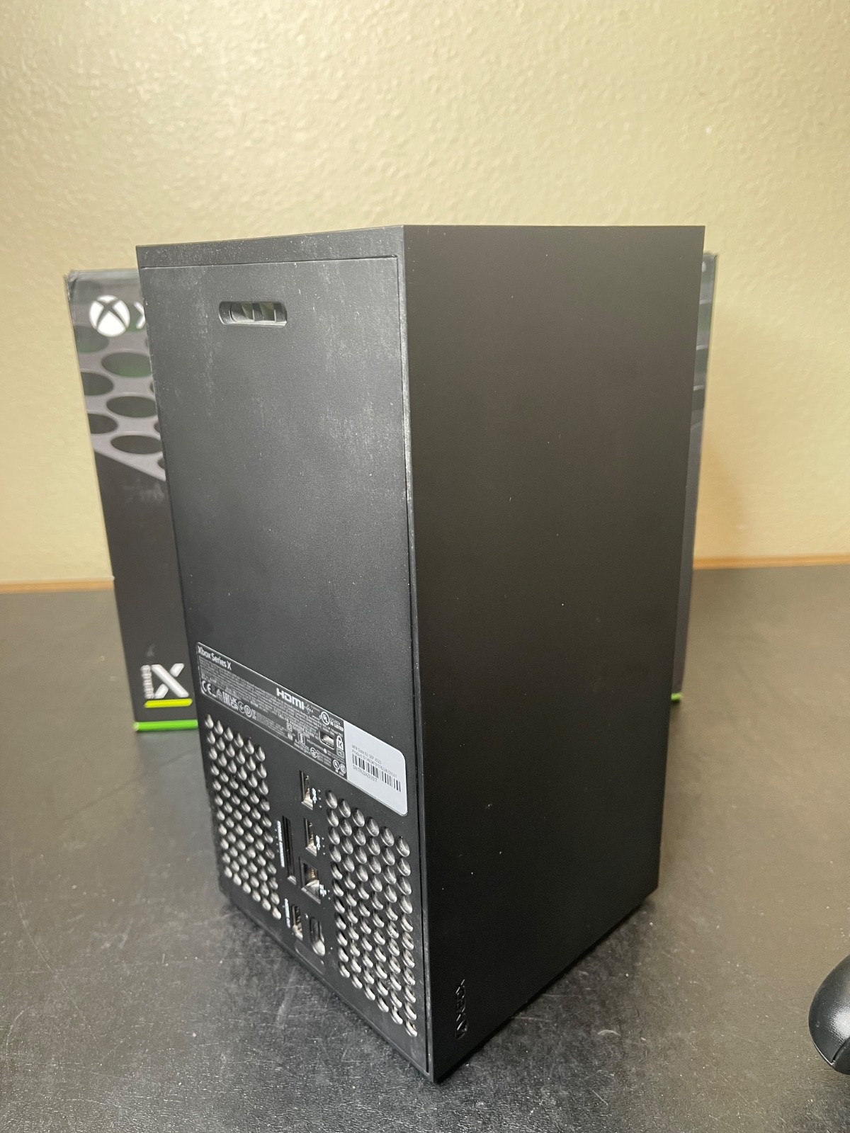 Microsoft XBOX Series X Model 1882 1TB Disc Version w/Controller – Black in Box