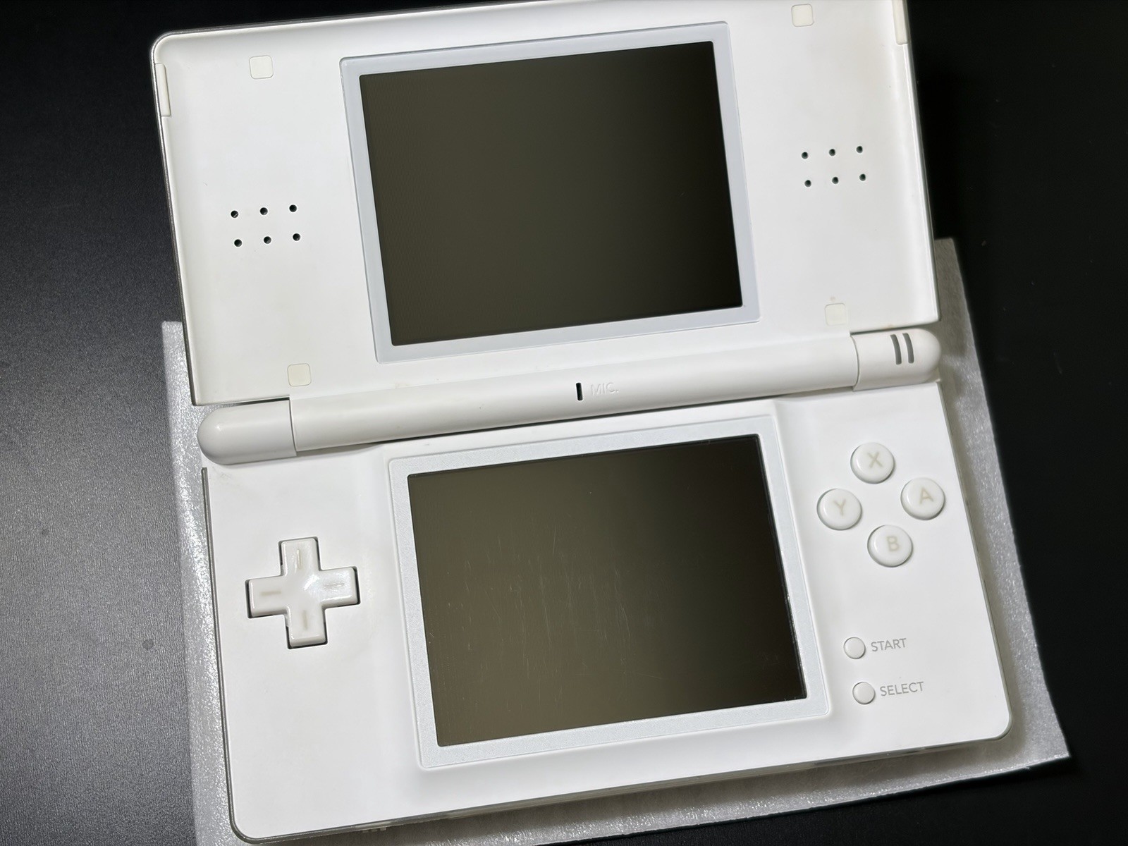 Nintendo DS Lite Handheld Game Console Polar White Very Good