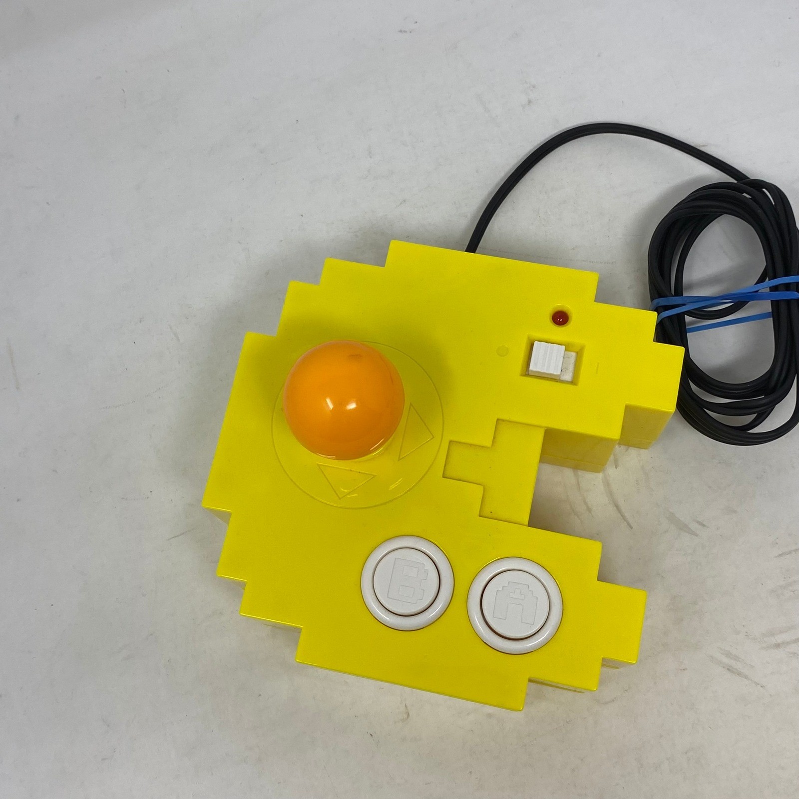 Bandai Pac-Man Plug and Play TV Game Joystick Console Yellow 2012 Retro