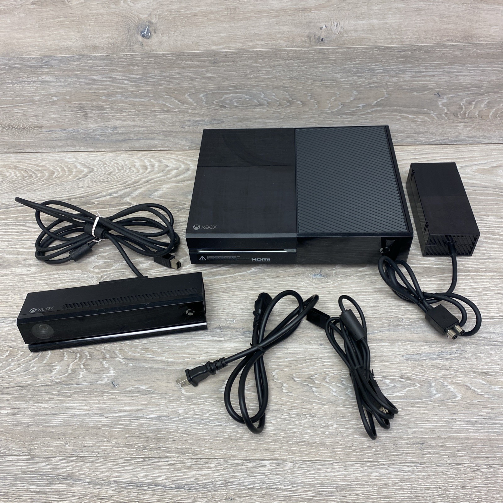 Microsoft XBOX One Model 1540 Console with Power Cord & Kinect Tested Works