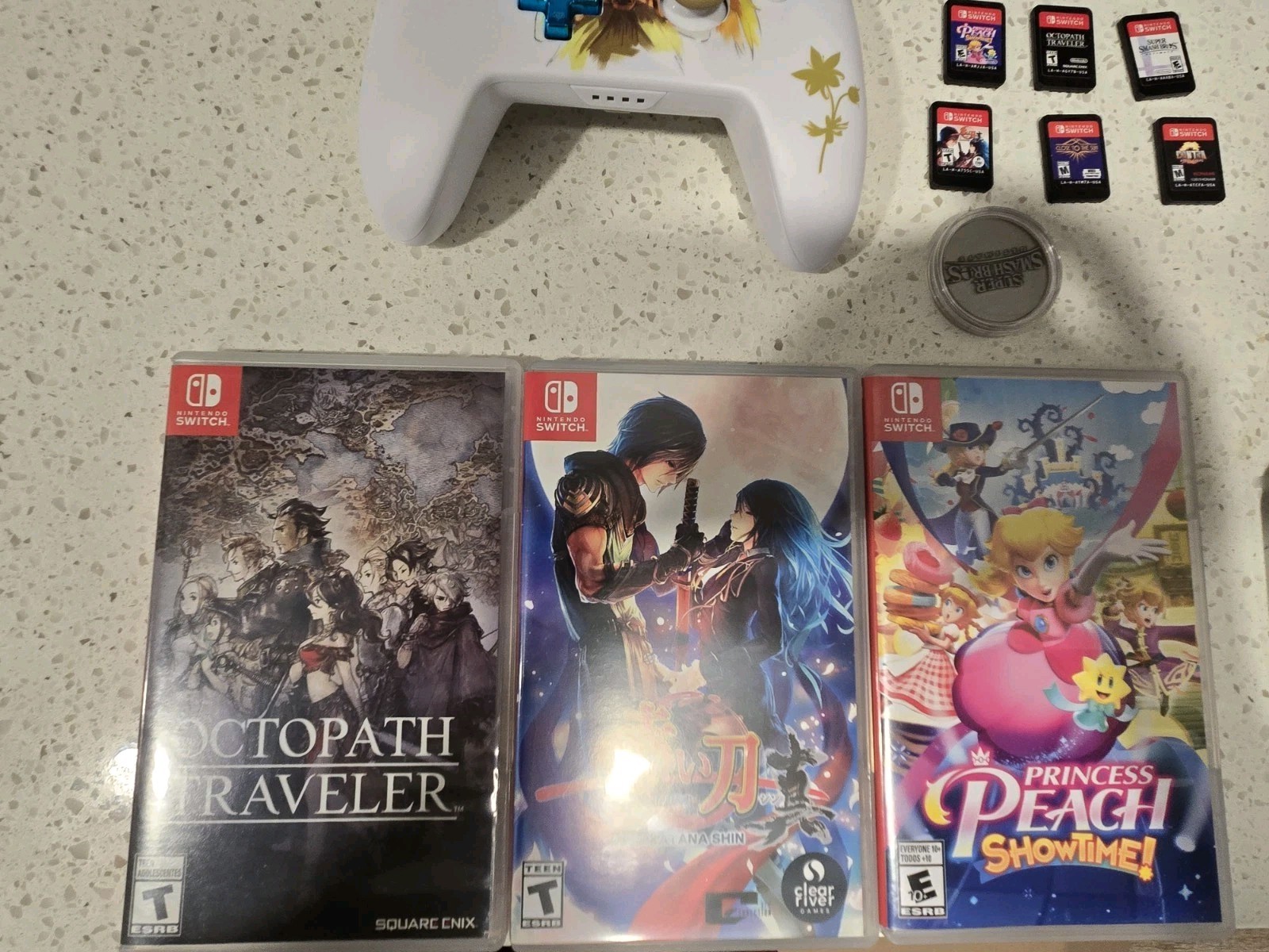 Nintendo Switch OLED Model HEG-001 Handheld Console – 64GB – White with games