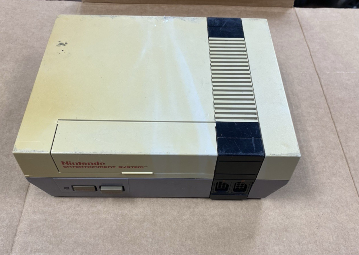 Nintendo Game Console Only!!! Non Tested 1985 NES-001