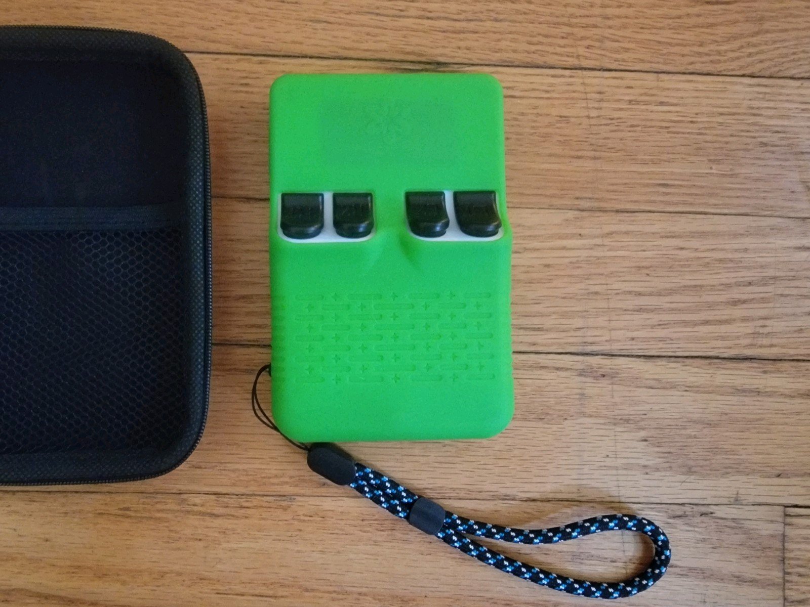 R36S Retro Snap Handheld Game Console 4K HD Green 128G