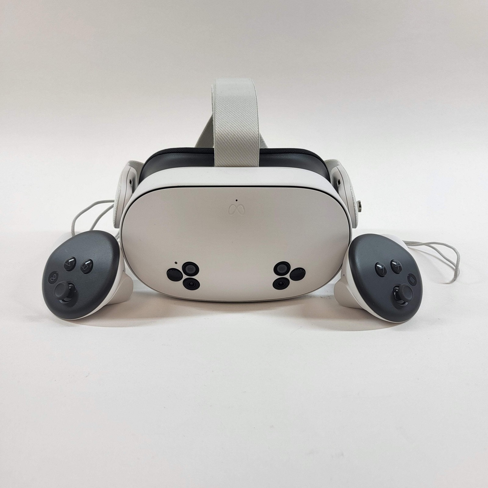 Meta Quest 3S 128GB Standalone All-in-One VR Headset P97