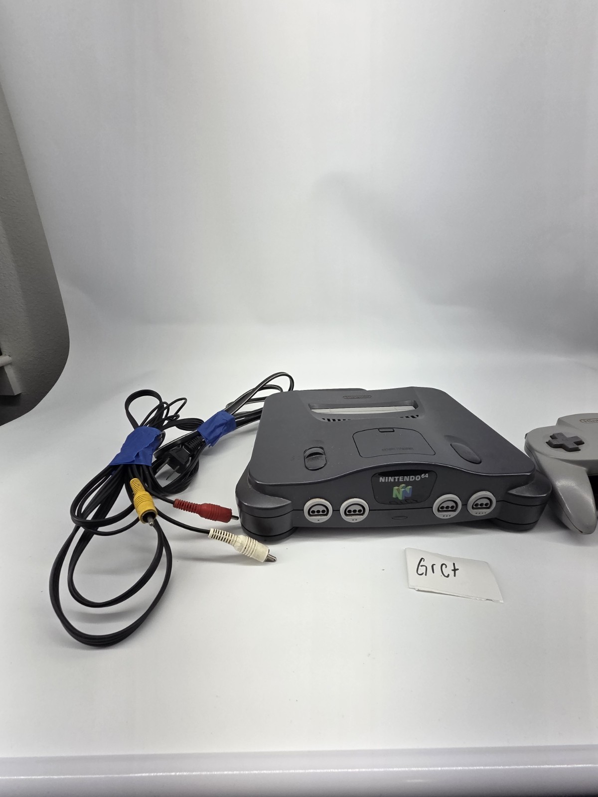 Nintendo 64 System 32MB Home Console – Charcoal Gray With Controller
