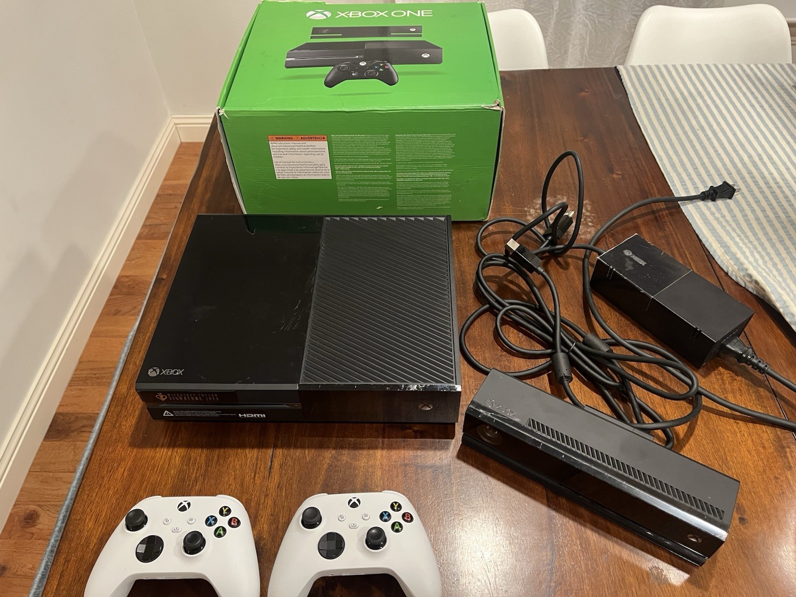 Xbox One Microsoft Intern Signature 2014