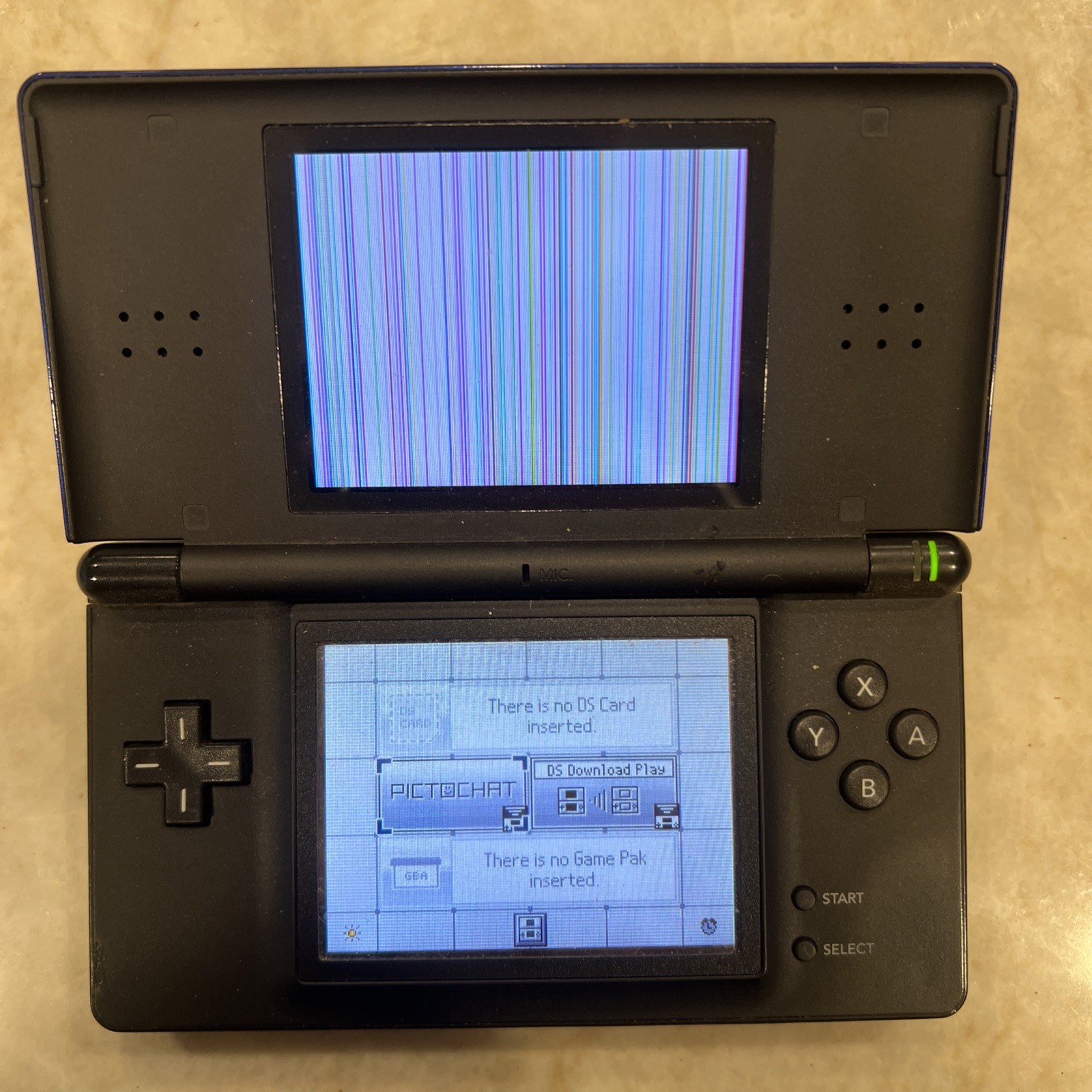 Nintendo DS Lite Console Cobalt/Black – Top Screen Cuts Out Read