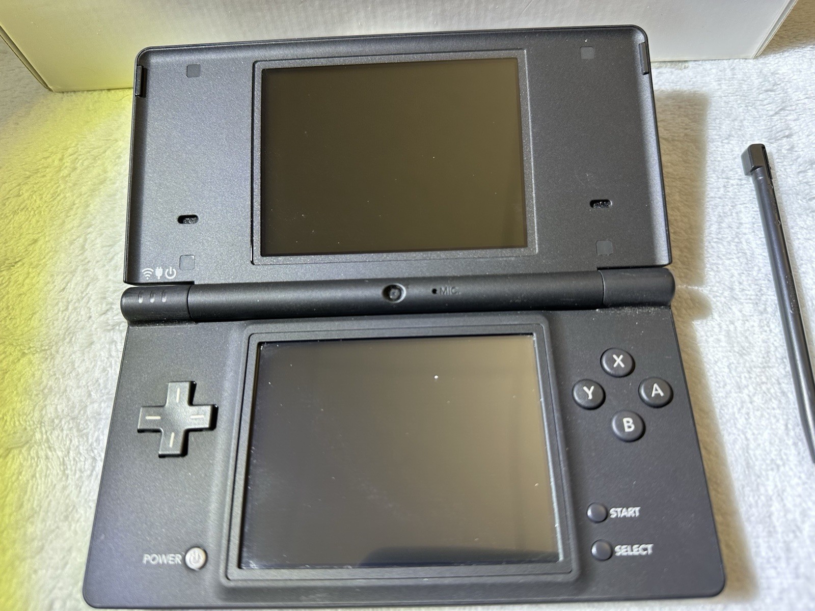 Nintendo DSi Console boxed with manual paperwork extra stylus ADULT OWNED.