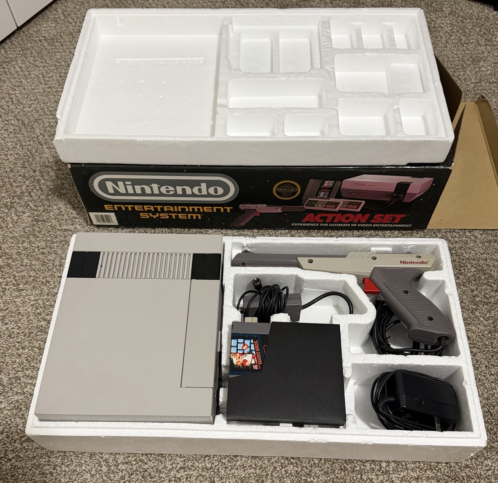 Original Nintendo NES Action Set System 100% CIB Complete Box NOT Working READ