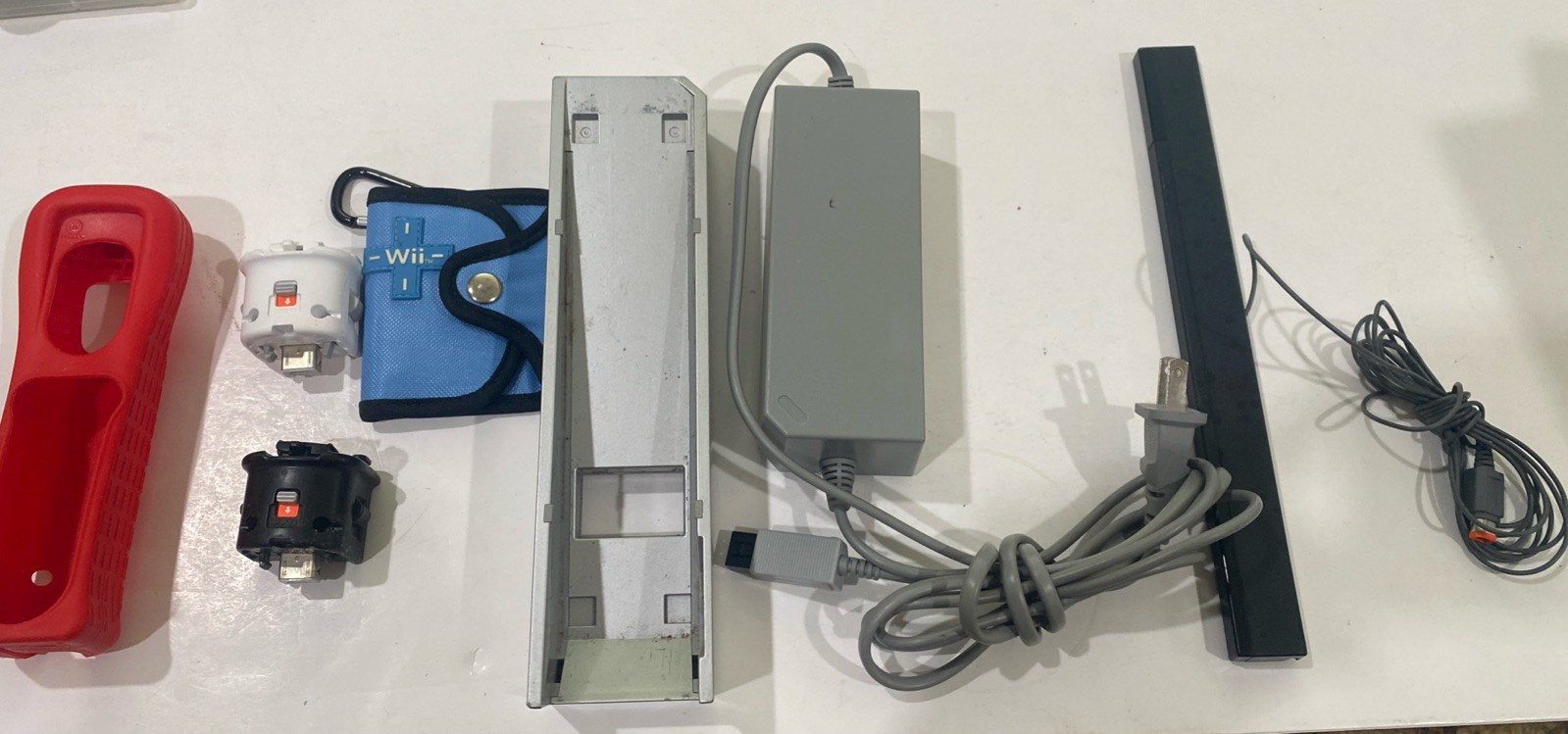 Nintendo Wii Console Light Gray Power Cord Sensor Bar And Console Stand & Motion