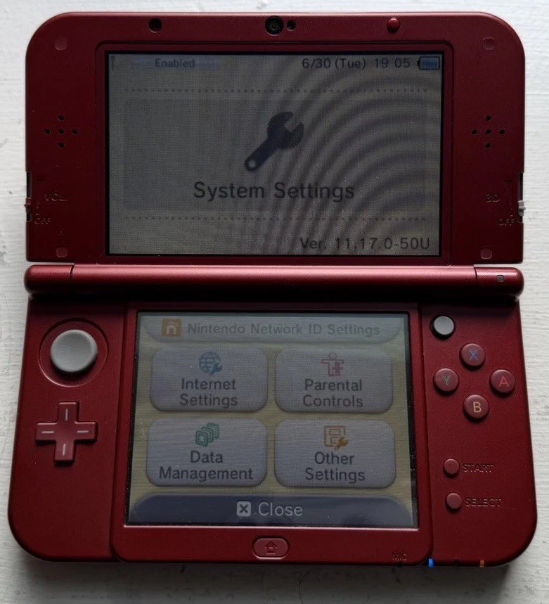 New Nintendo 3DS XL Metallic Red RED-001 US 4GB Stylus Charger 5 Games Bundle