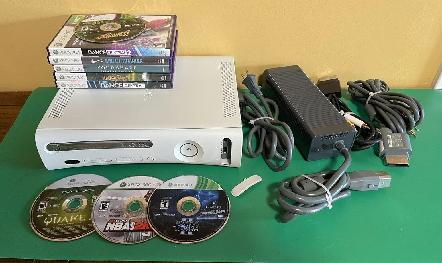 Microsoft Xbox 360 Arcade Console AV Power HDMI Cord, AV Cord, 9 Games, TURNS ON