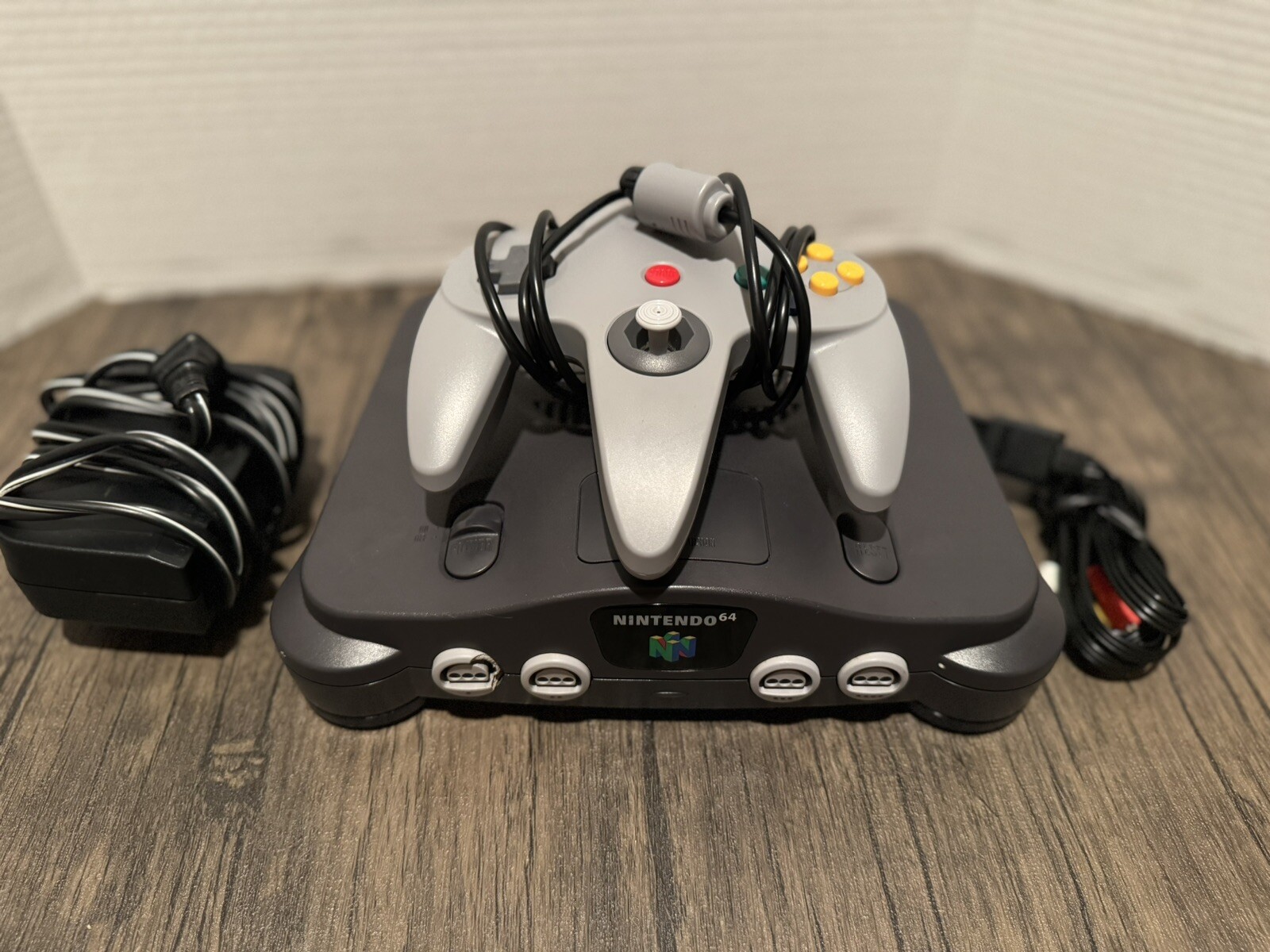 Nintendo 64 Video Game Console, Cables, Contoller