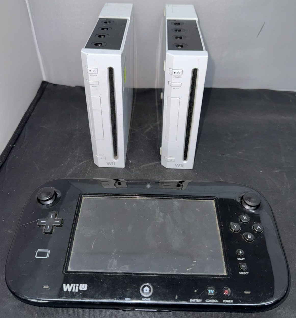Nintendo Wii Consoles RVL-001 & Wii U Game Pad WUP-010 – Lot of 3 (PARTS/REPAIR)