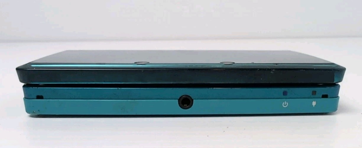 Nintendo 3DS Blue Handheld Console System CTR-001 See Pictures & Condition