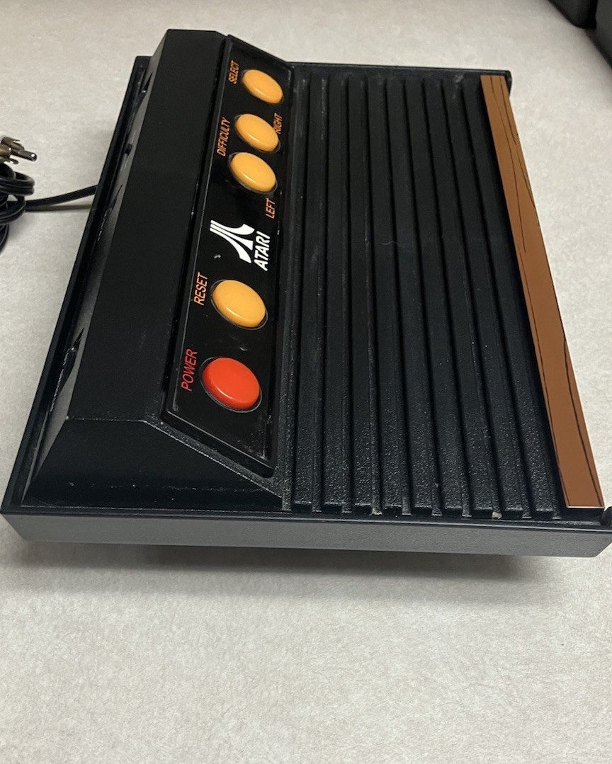Atari Flashback 2 Classic Game Console 40 Built in Games 2 Controllers