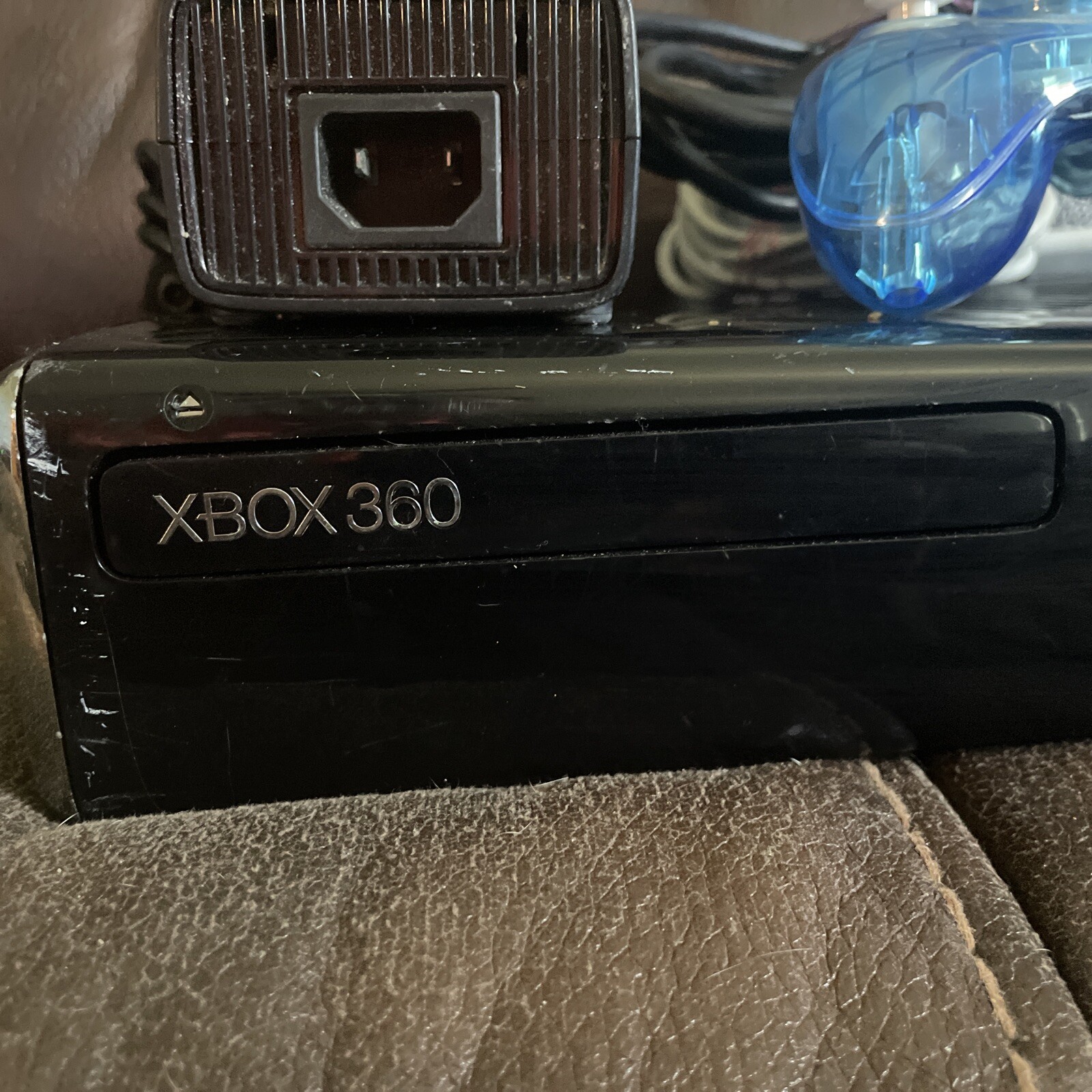 Microsoft Xbox 360 Slim 250GB Model 1439 Bundle, Tested, Controller