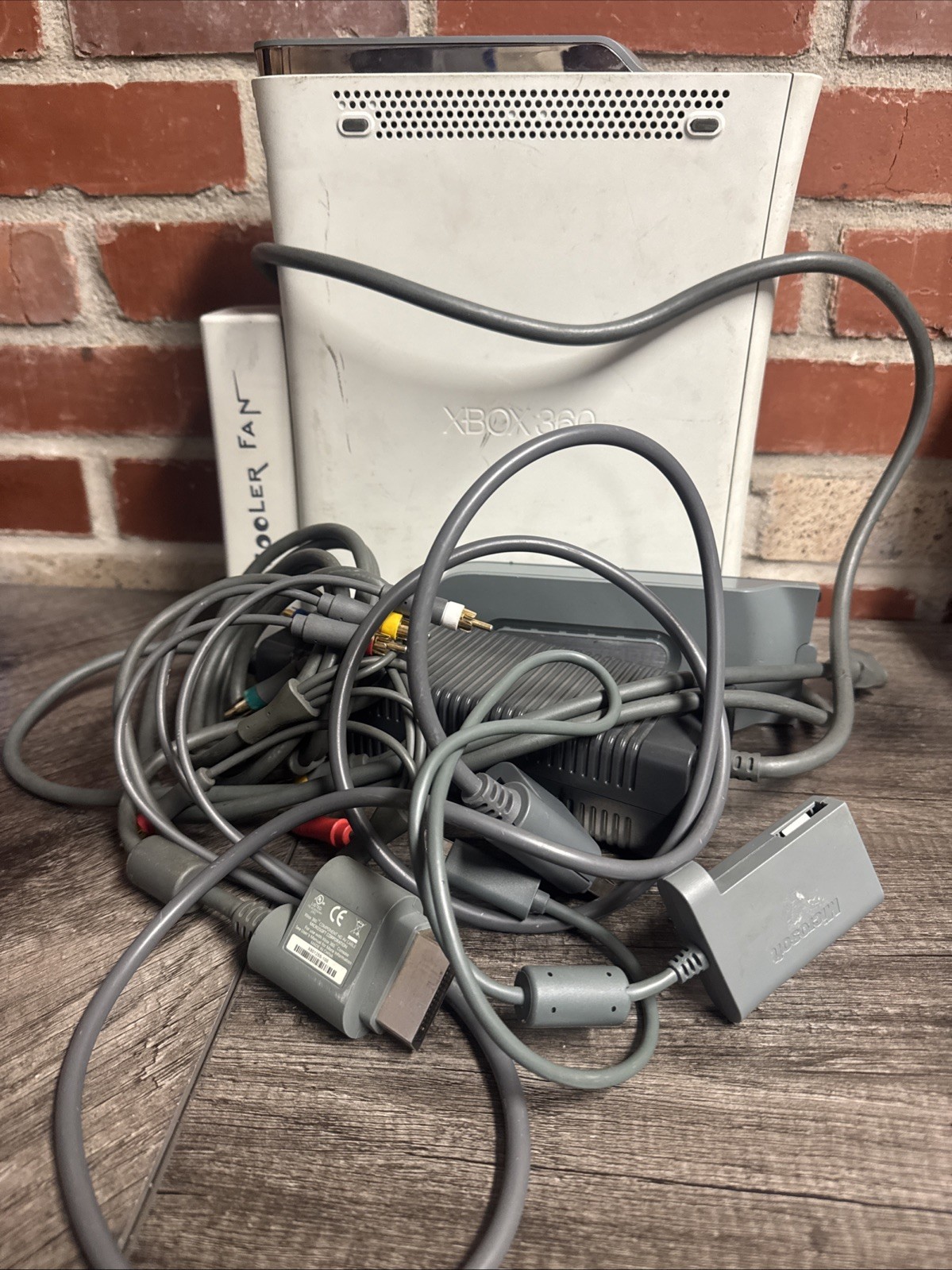 Microsoft Xbox 360 Console White Extra Hard Drive And Cables, Won’t Power Up