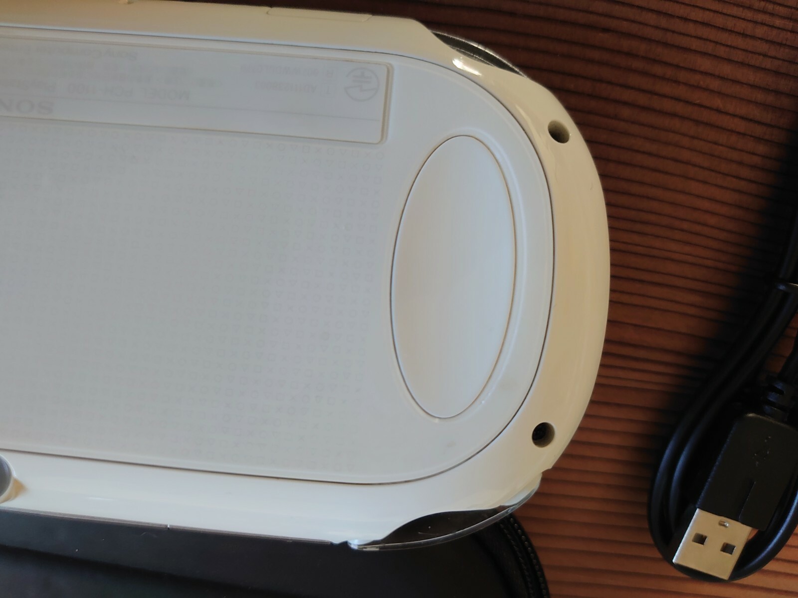 Vita 3G / Wi-Fi Model Crystal White OLED PCH-1100 AB02 Console + USB ,Pouch