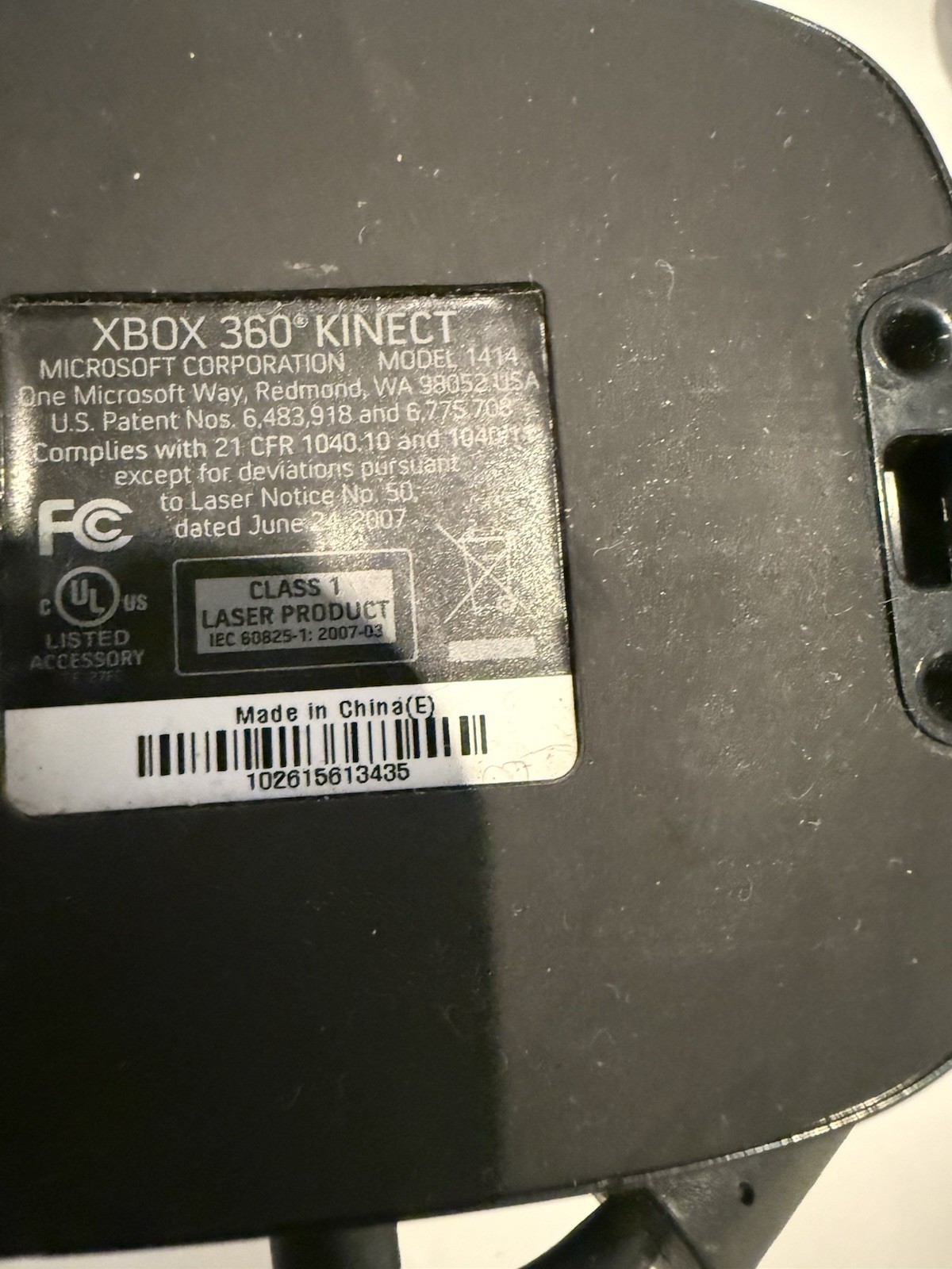 Microsoft Xbox 360 Console Bundle Kinect Sensor 1414 Wired Controller
