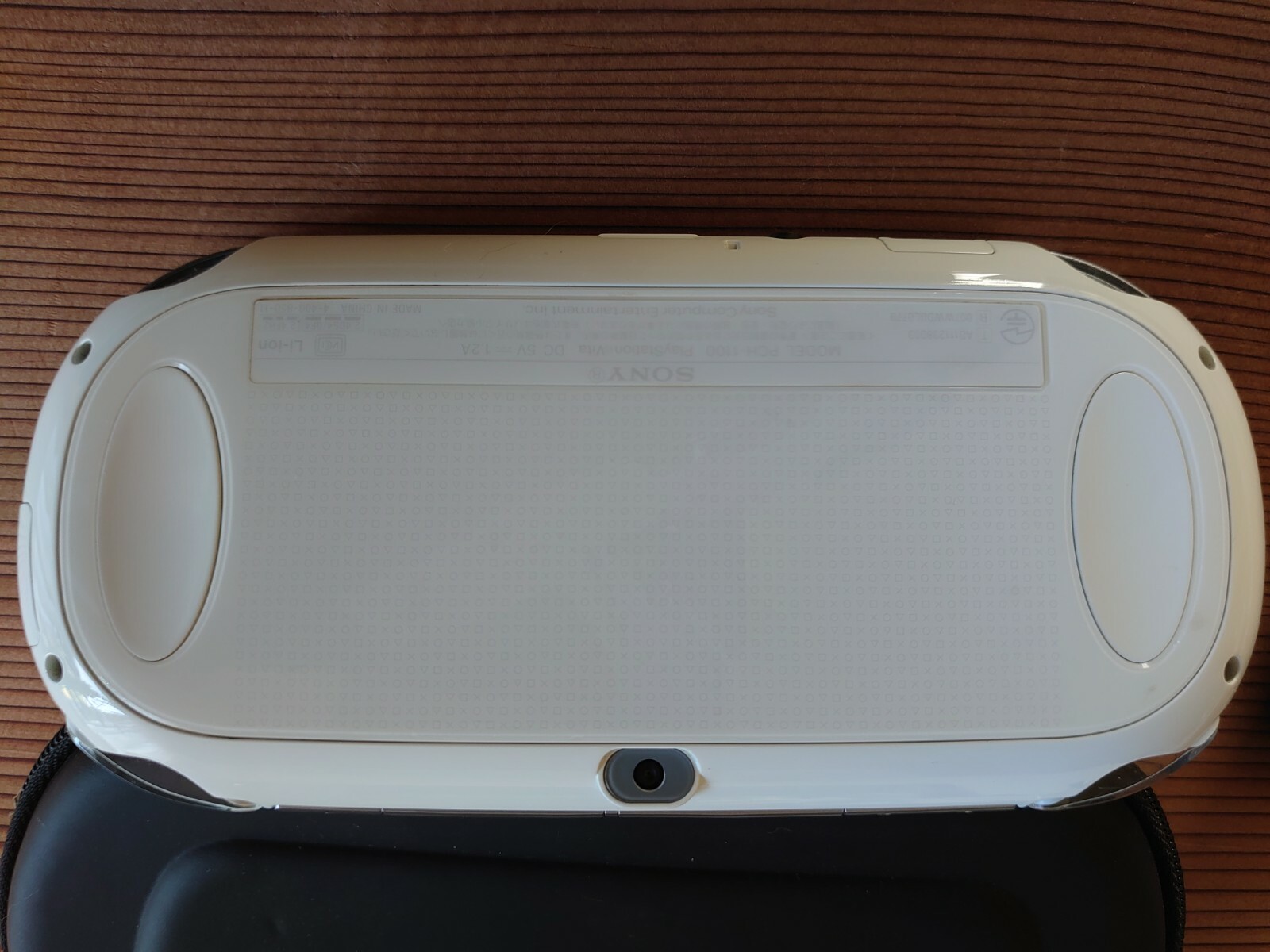 Vita 3G / Wi-Fi Model Crystal White OLED PCH-1100 AB02 Console + USB ,Pouch