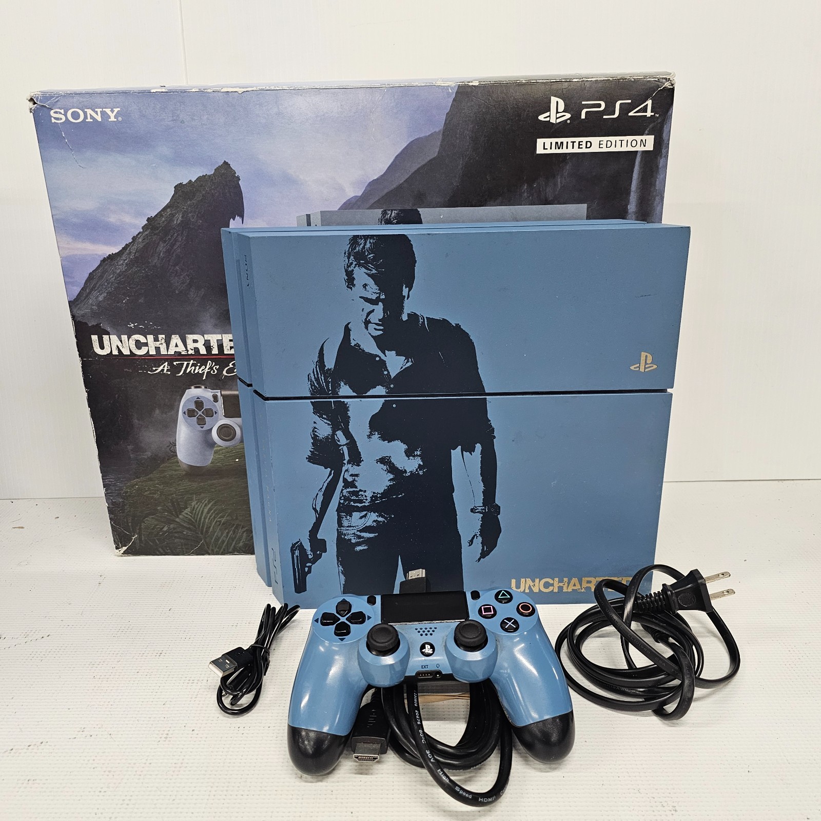 Sony PlayStation 4: Uncharted SE 10.01 500GB CUH-1215A Console + SE Cont. (read)