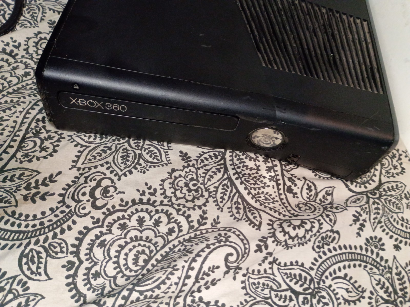 Xbox 360 S Slim Black Model 1439 Console Cords Controller Tested