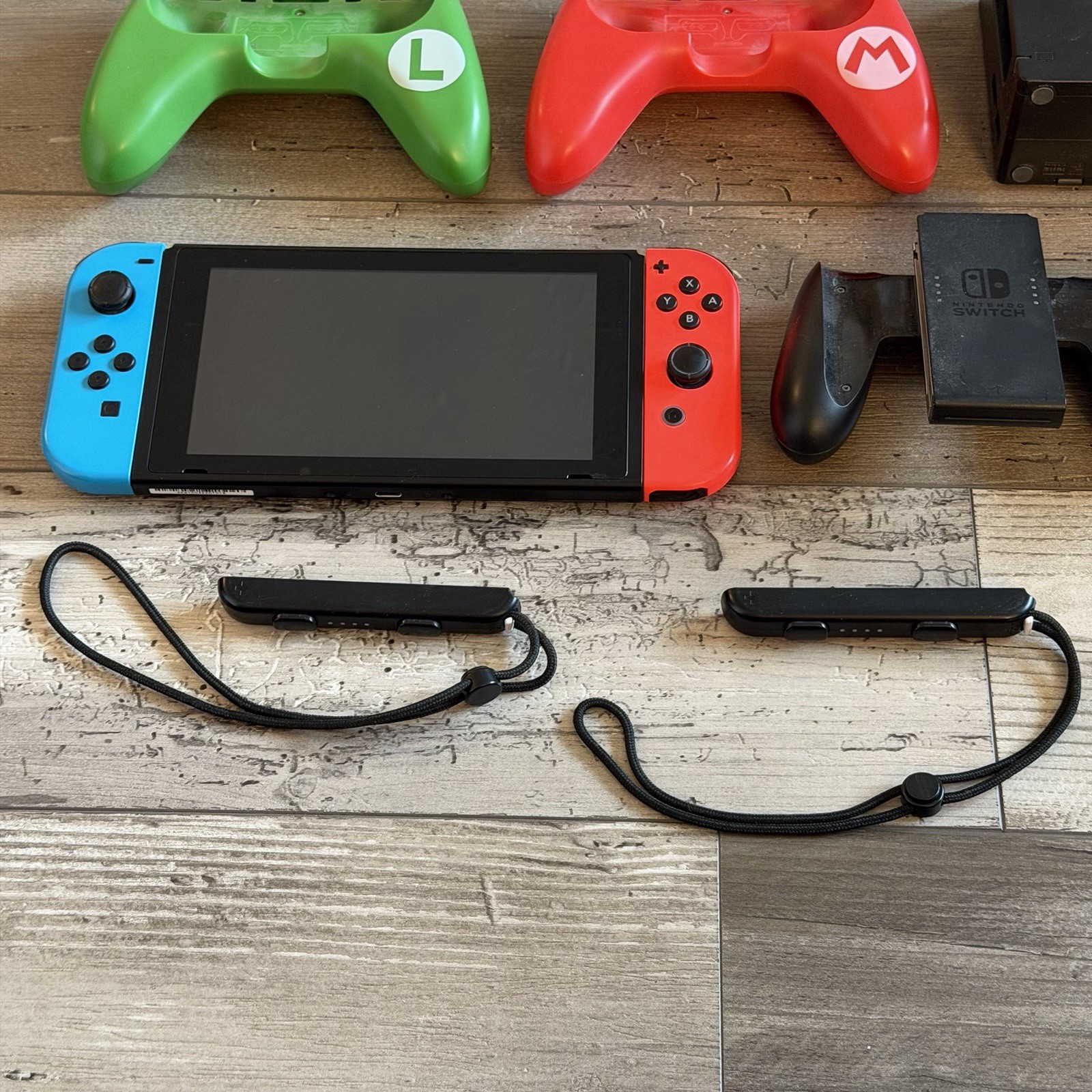 Nintendo Switch 32GB Gray Console HAC-001 w/ Joycons Dock Cables Controllers
