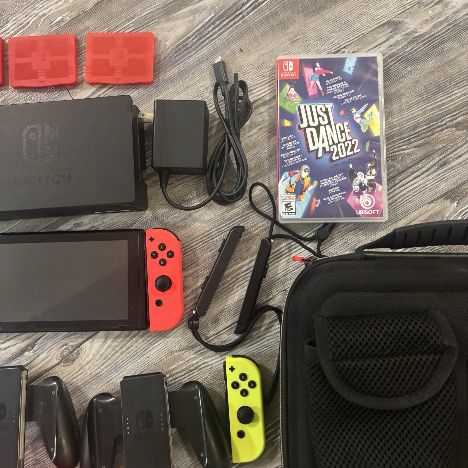 Nintendo Switch Mario Kart 8 Bundle w/ 4 Extra Games, Xtra Controllers & Storage