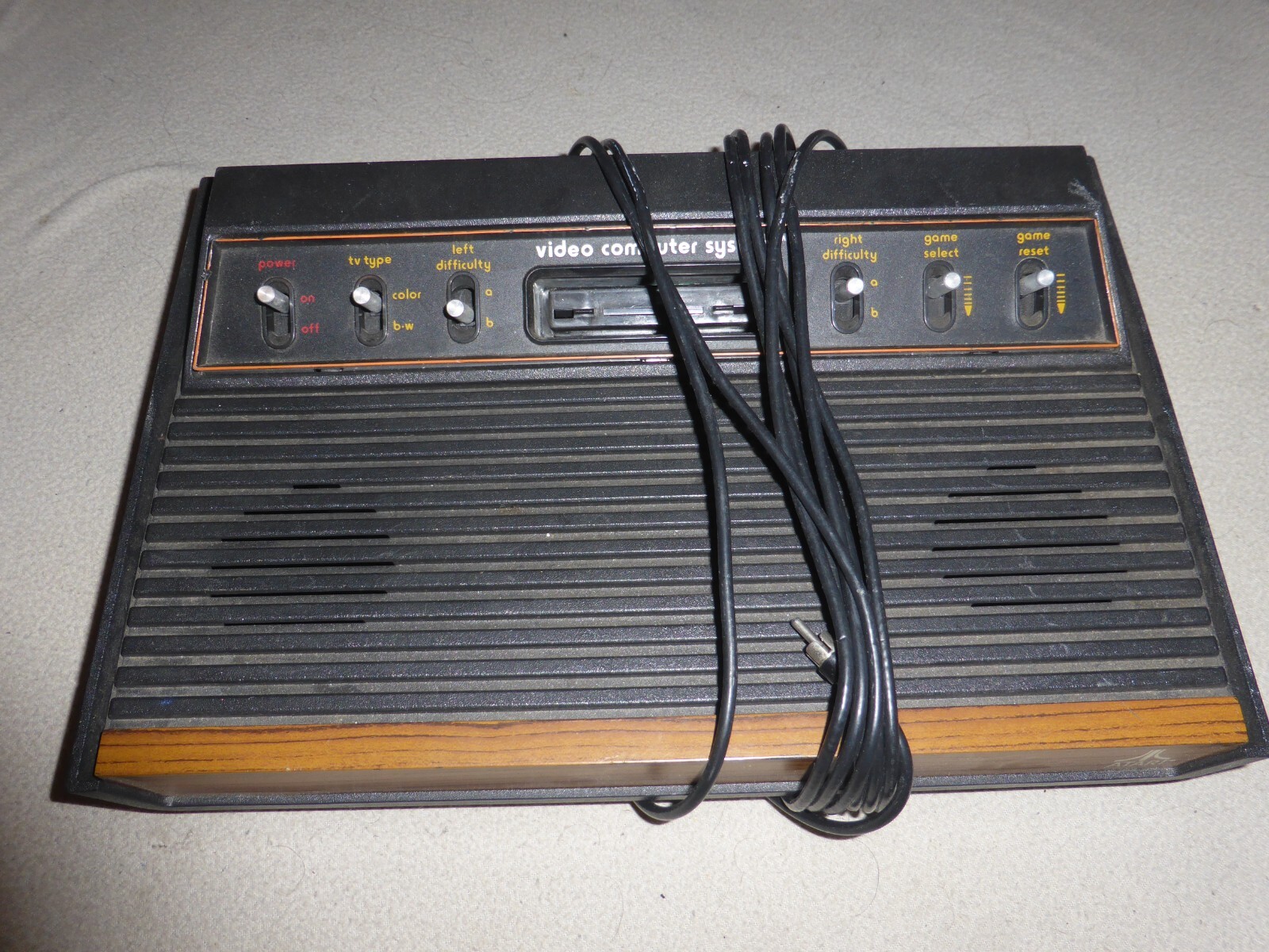 VINTAGE ATARI 2600 SYSTEM CONSOLE ONLY LIGHT SIXER CX-2600 TAIWAN 595094