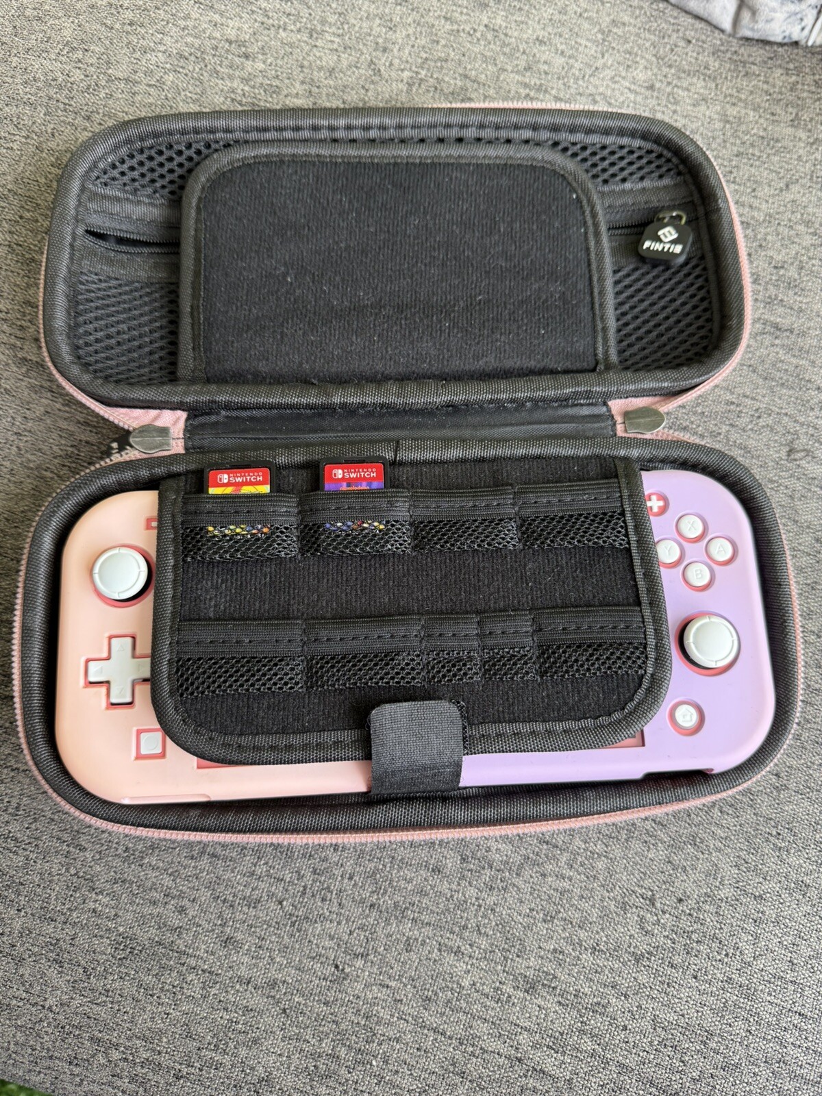 Nintendo switch Lite Console + Case Shell +Zipper Case+ Sonic + Sponge Bob Games