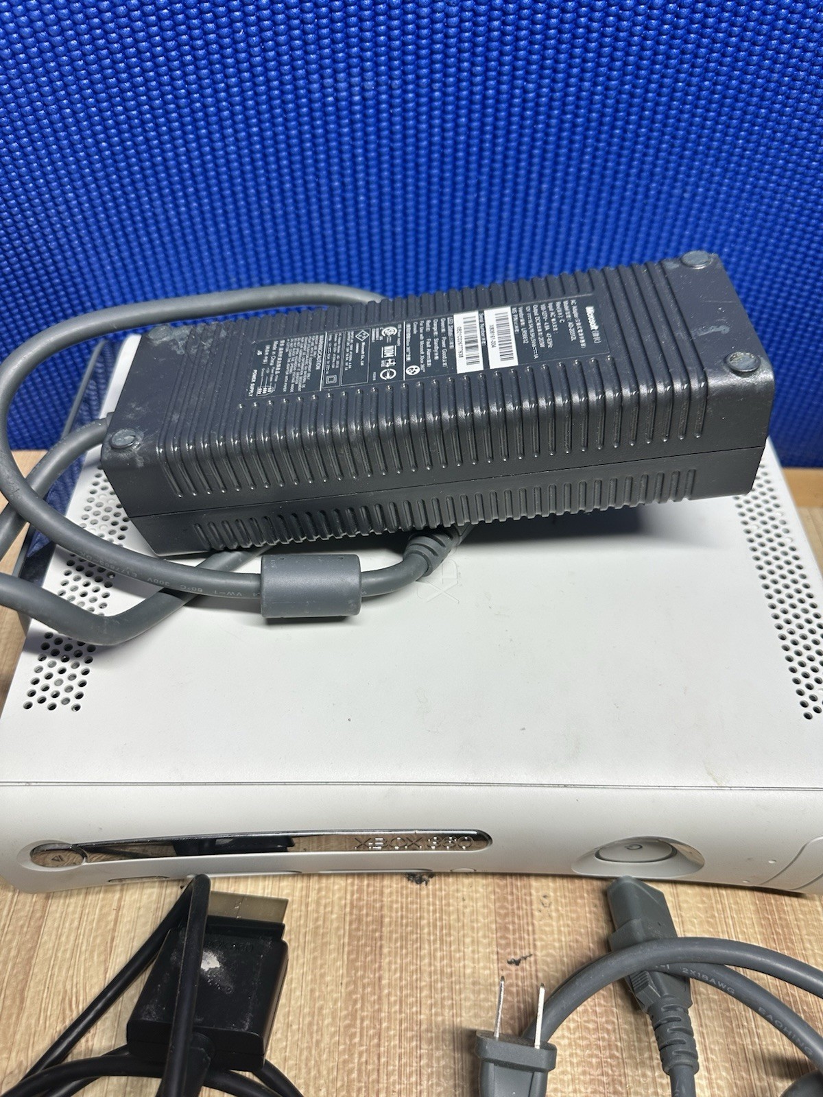 Microsoft Xbox 360 live Console Only – For parts or not working