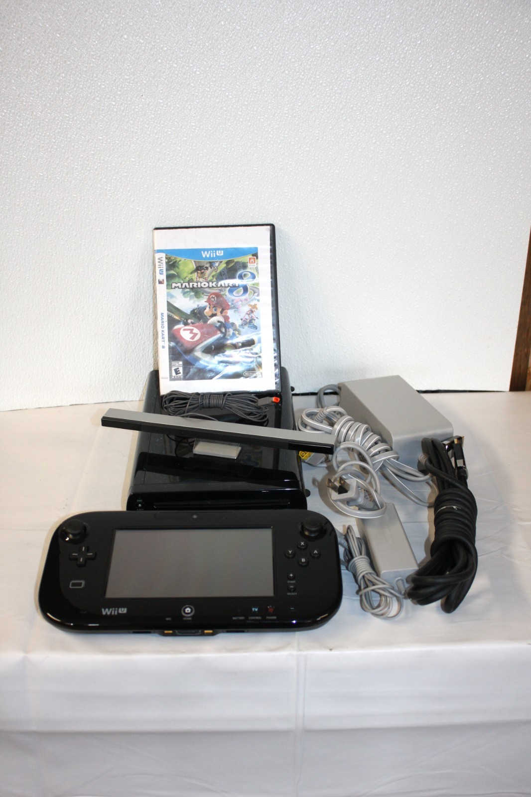 Nintendo Wii U Mario Kart 8 Deluxe 32GB Handheld System – Black